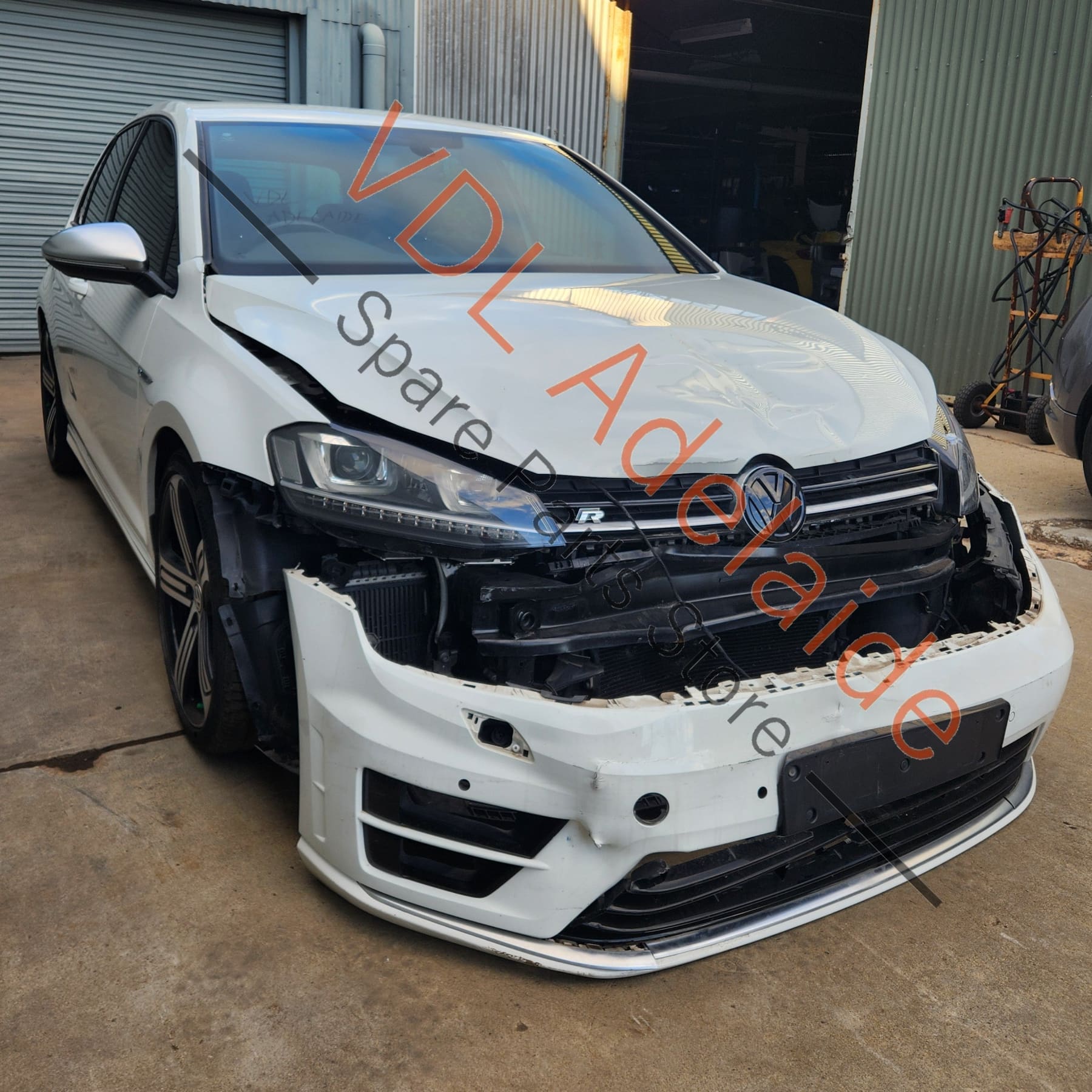 1K8853675KFOD 5G0853957J041   VW Golf R MK7 Front Grille Badge 1K8853675K FOD 5G0853957J 041