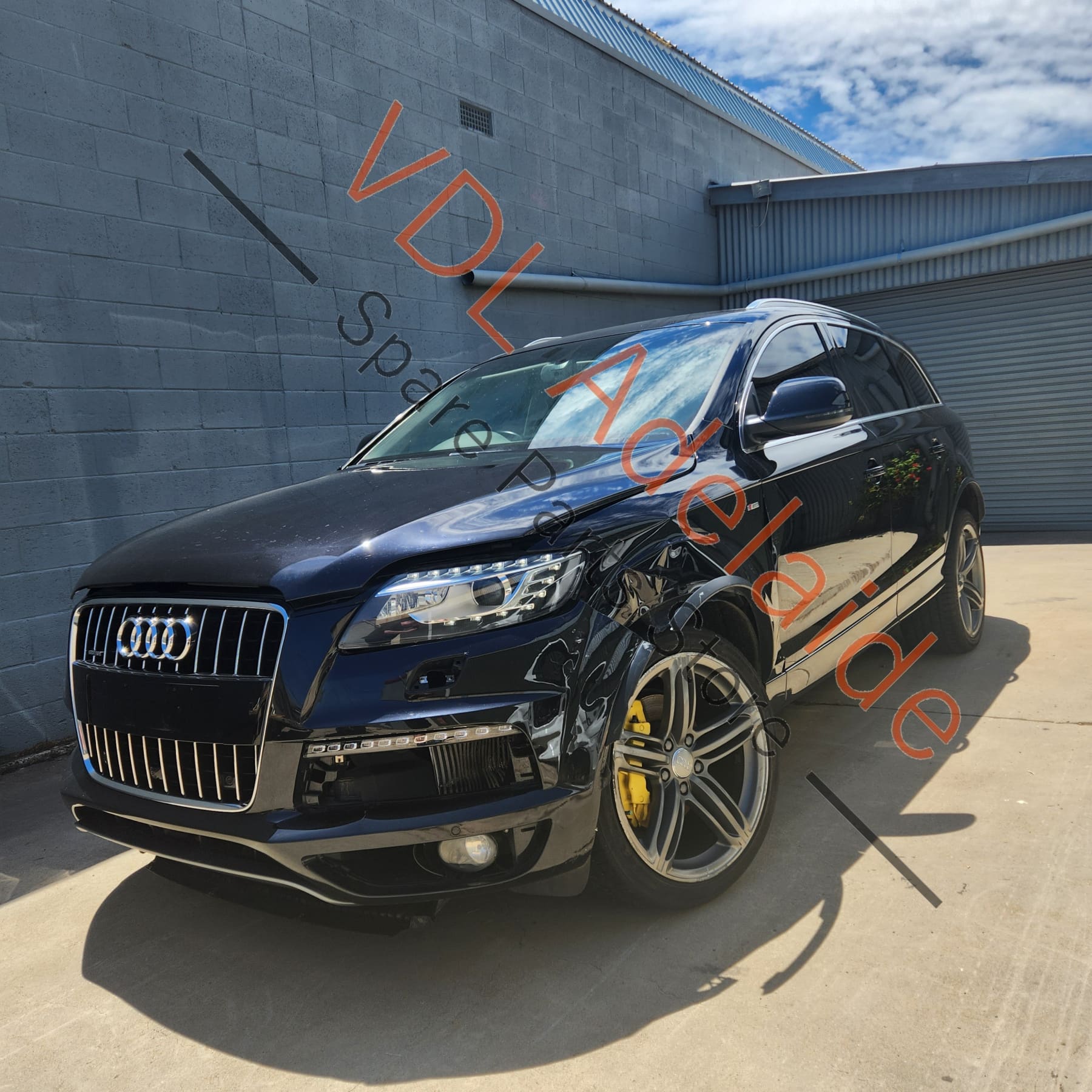 4L0807550E    Audi Q7 Front Bumper Foam Filler Piece 4L0807550E