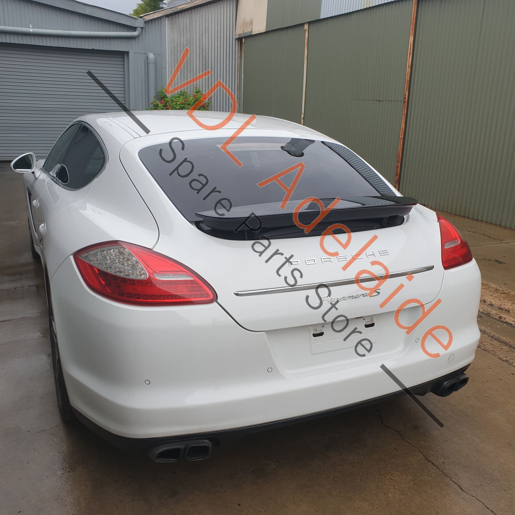 97050595100 97050561105   Porsche Panamera 970 Rear Bumper Assembly & Diffuser 97050595100 97050561105 1E0 Carrara White B9A / B4