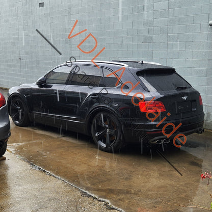 36A817017L  Bentley Bentayga 4V Roof Panel Body Section Cut 36A817017L