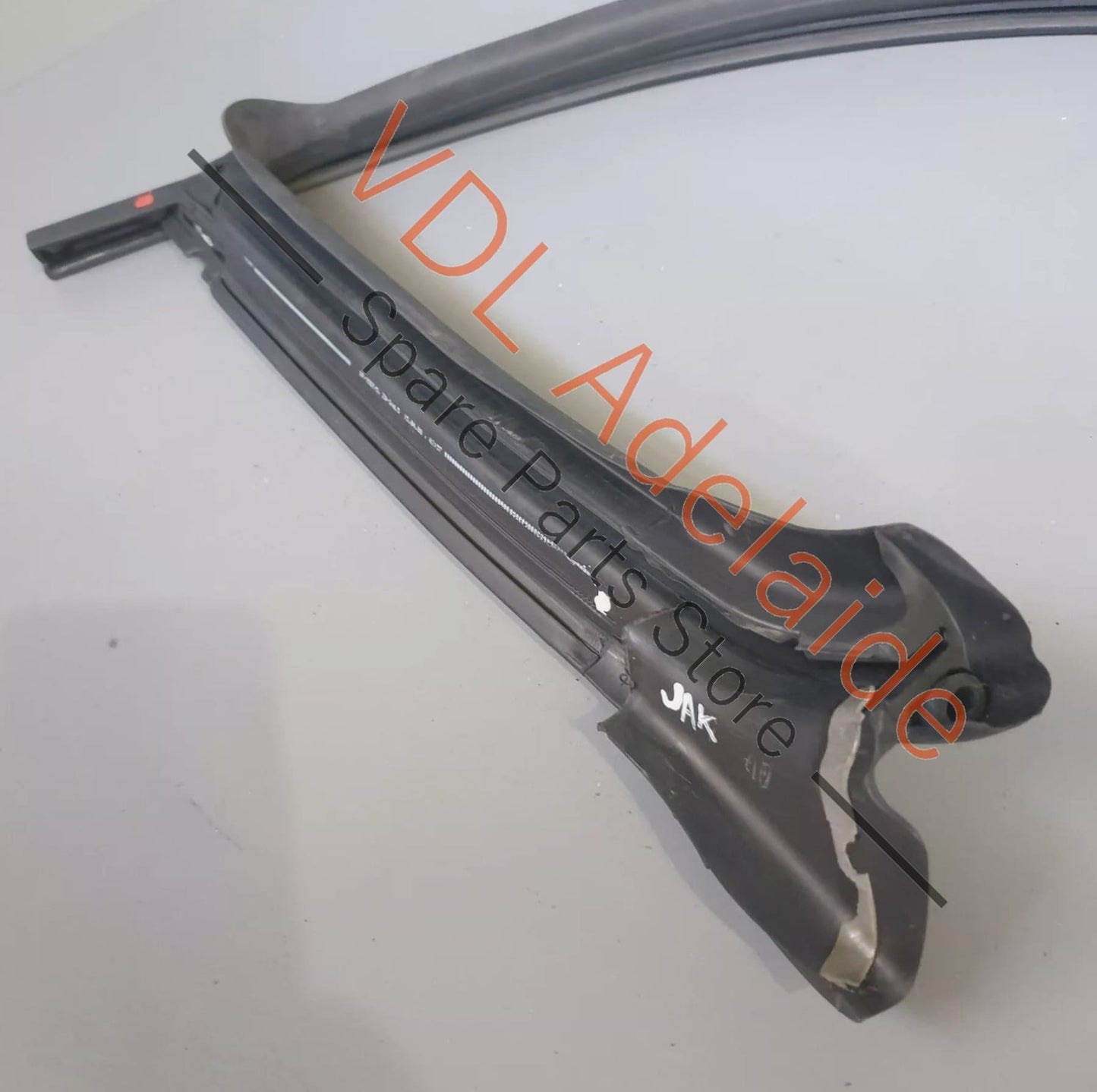 Genuine Mercedes W219 CLS Class Front Left Door Window Rubber Seal Weatherstrip A2197200154