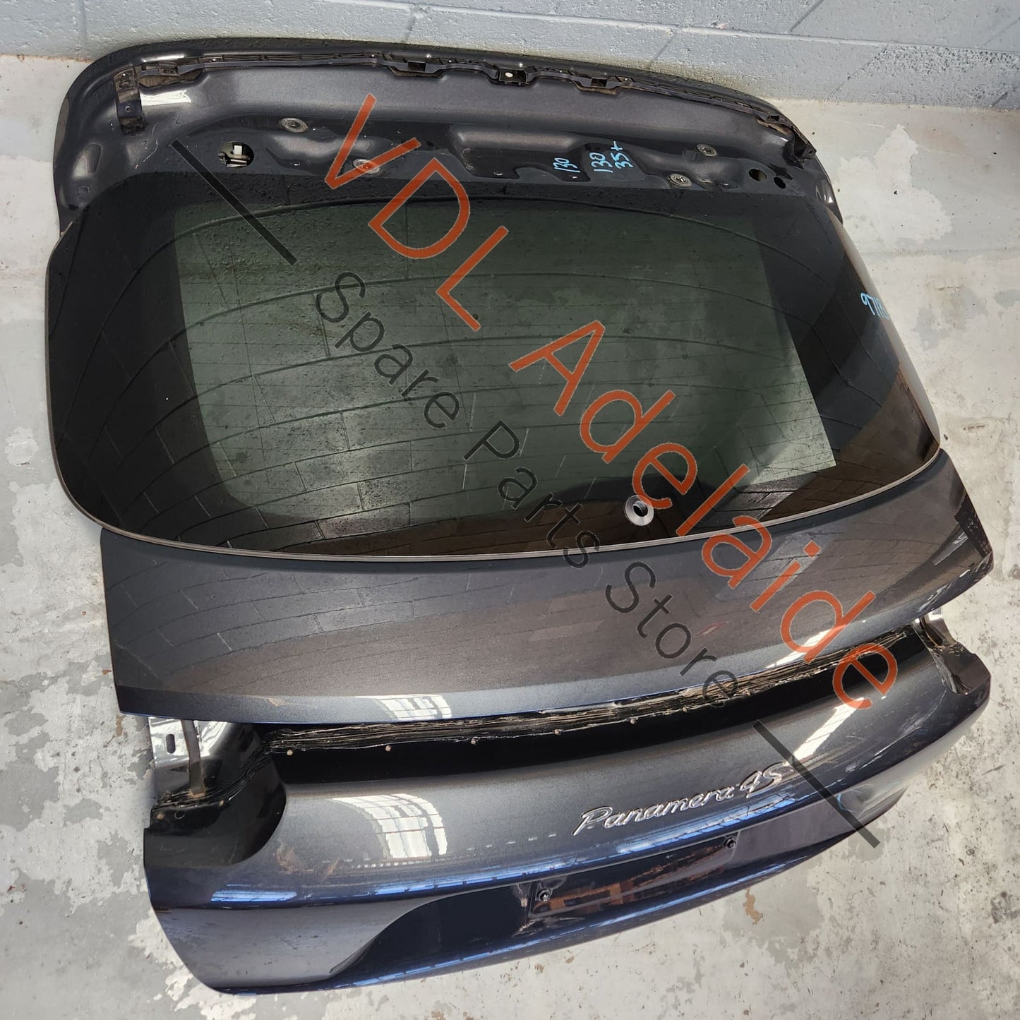 Porsche Panamera Turismo Rear Hatch Boot Trunk Panel Lid 974827025AYGRV 974827025CYGRV     Includes Glass & Badges. 1 x Small dent near number plate mount.