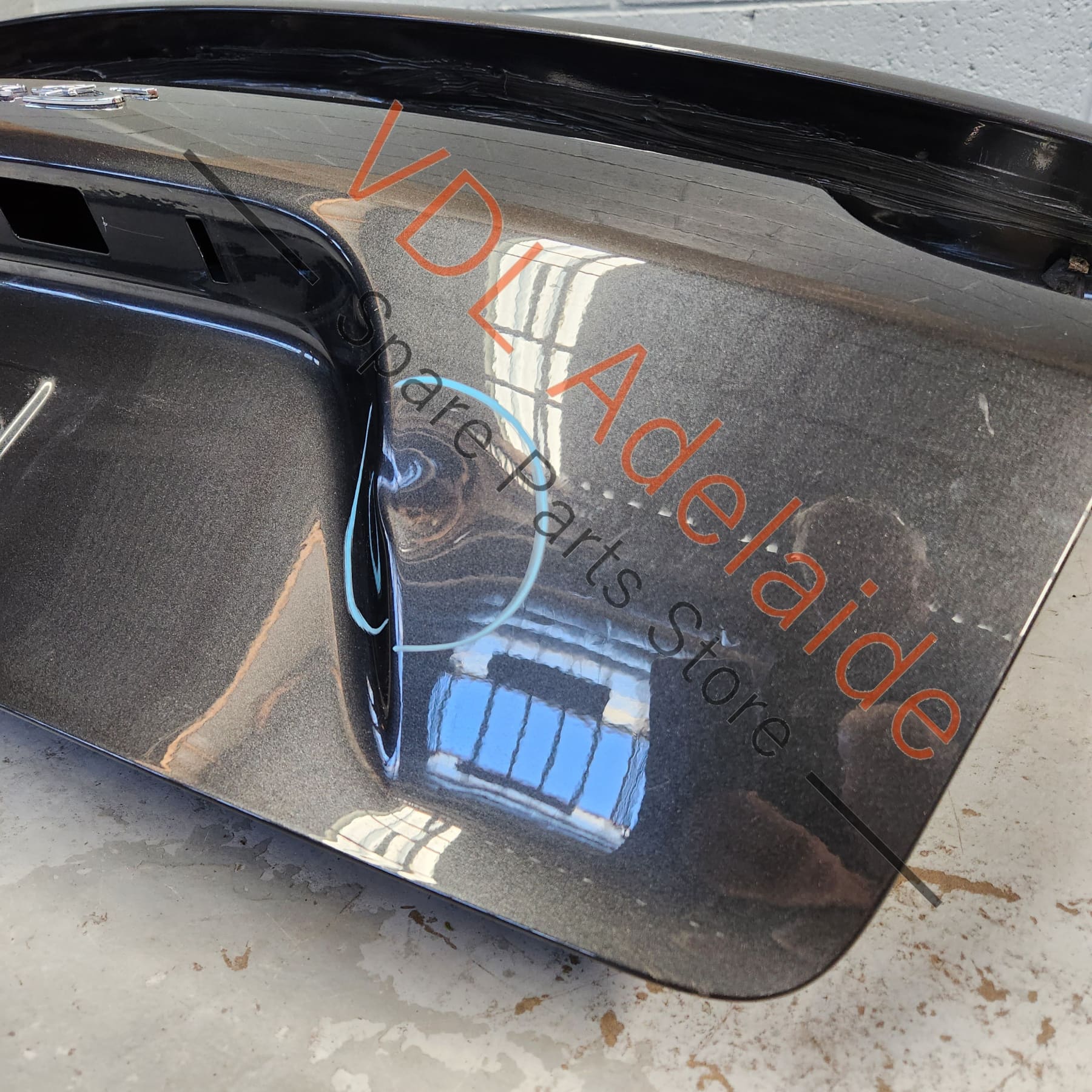 Porsche Panamera Turismo Rear Hatch Boot Trunk Panel Lid 974827025AYGRV 974827025CYGRV     Includes Glass & Badges. 1 x Small dent near number plate mount.