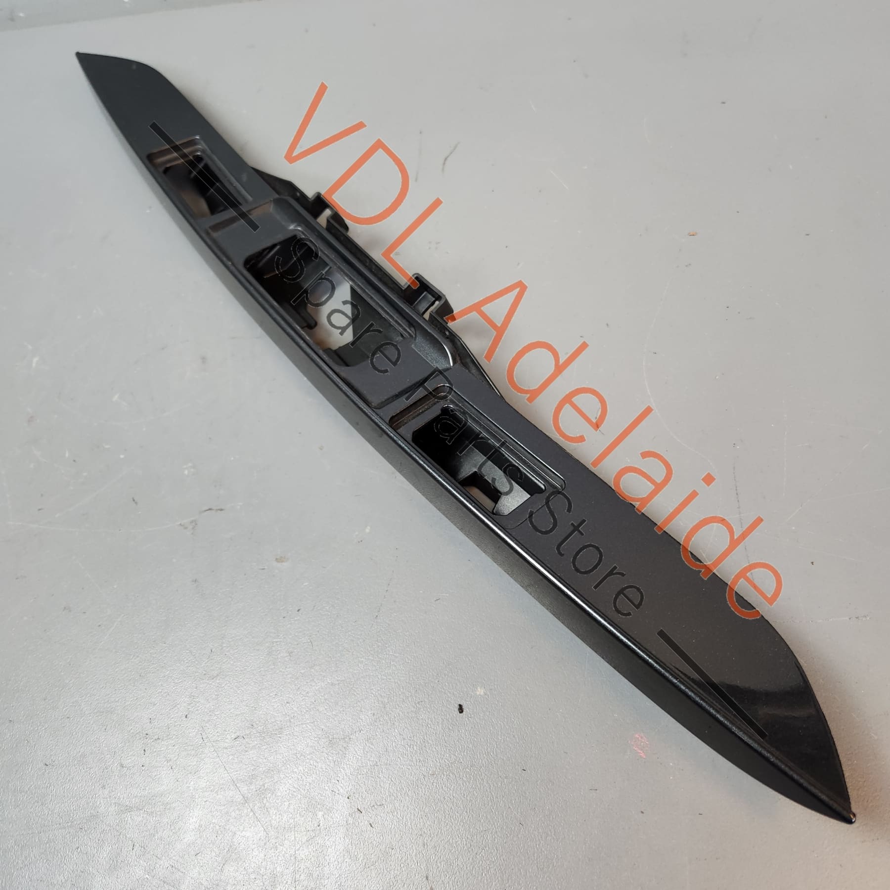 Porsche Panamera 971 Turismo Boot Trunk Handle Trim 974827576AY 974827576AY 974827576A 974827576BY 974827576BY   