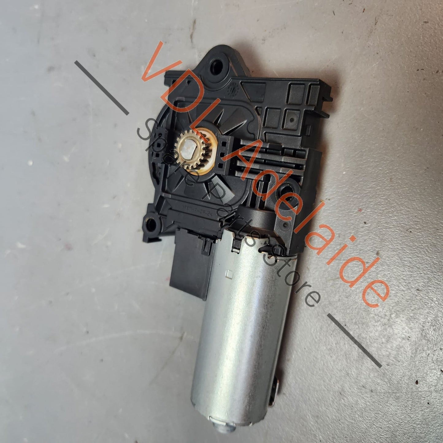 Porsche Power Sliding Roof Motor 9A795959100 9A795959100 10028299C     