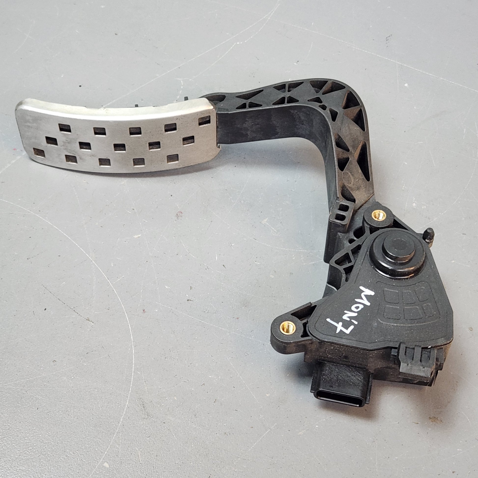 Renault Megane Accelerator Gas Throttle Pedal for RHD 180100026R