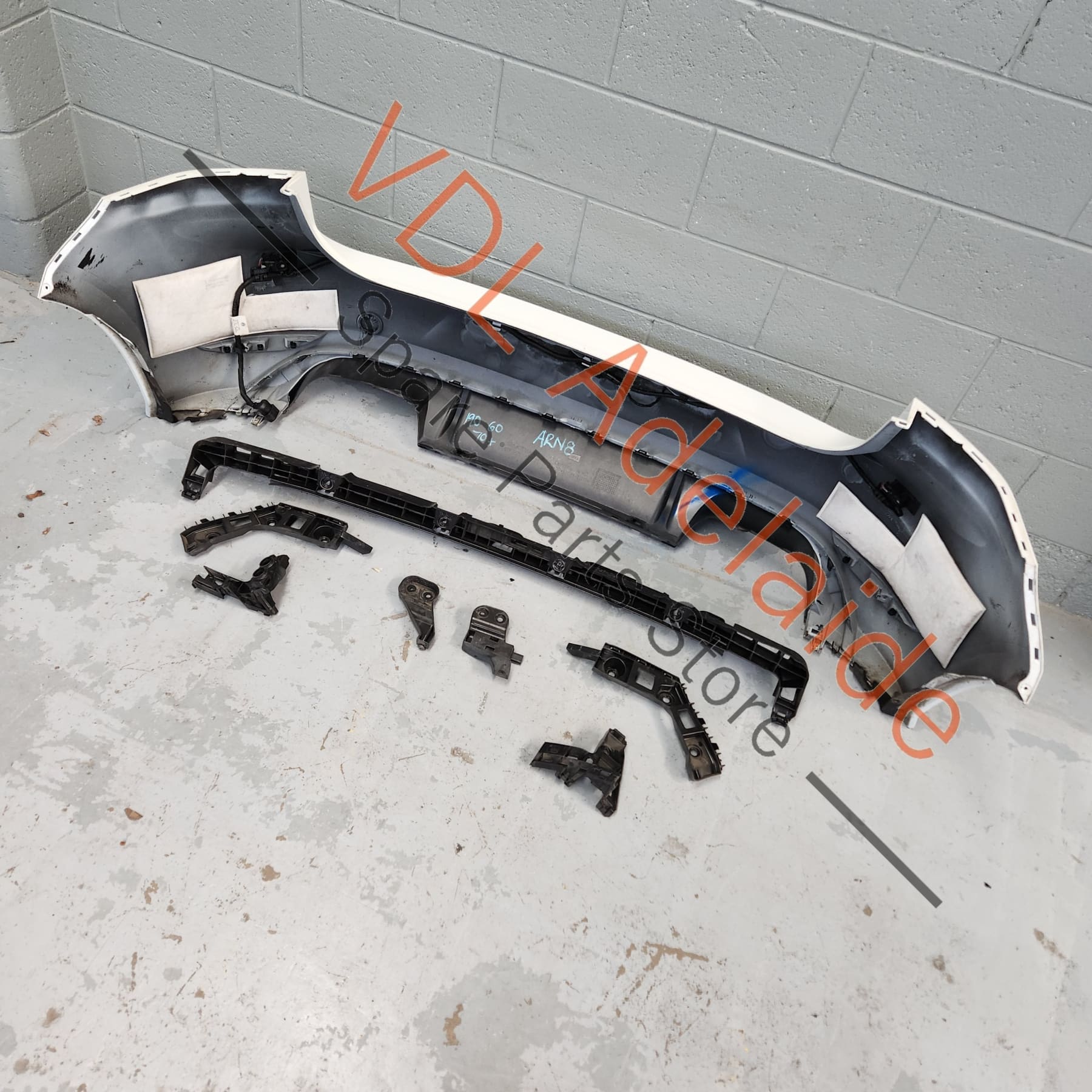 VW Golf R MK7 Rear Bumper Bar Cover Complete with Diffuser & Mounting brackets