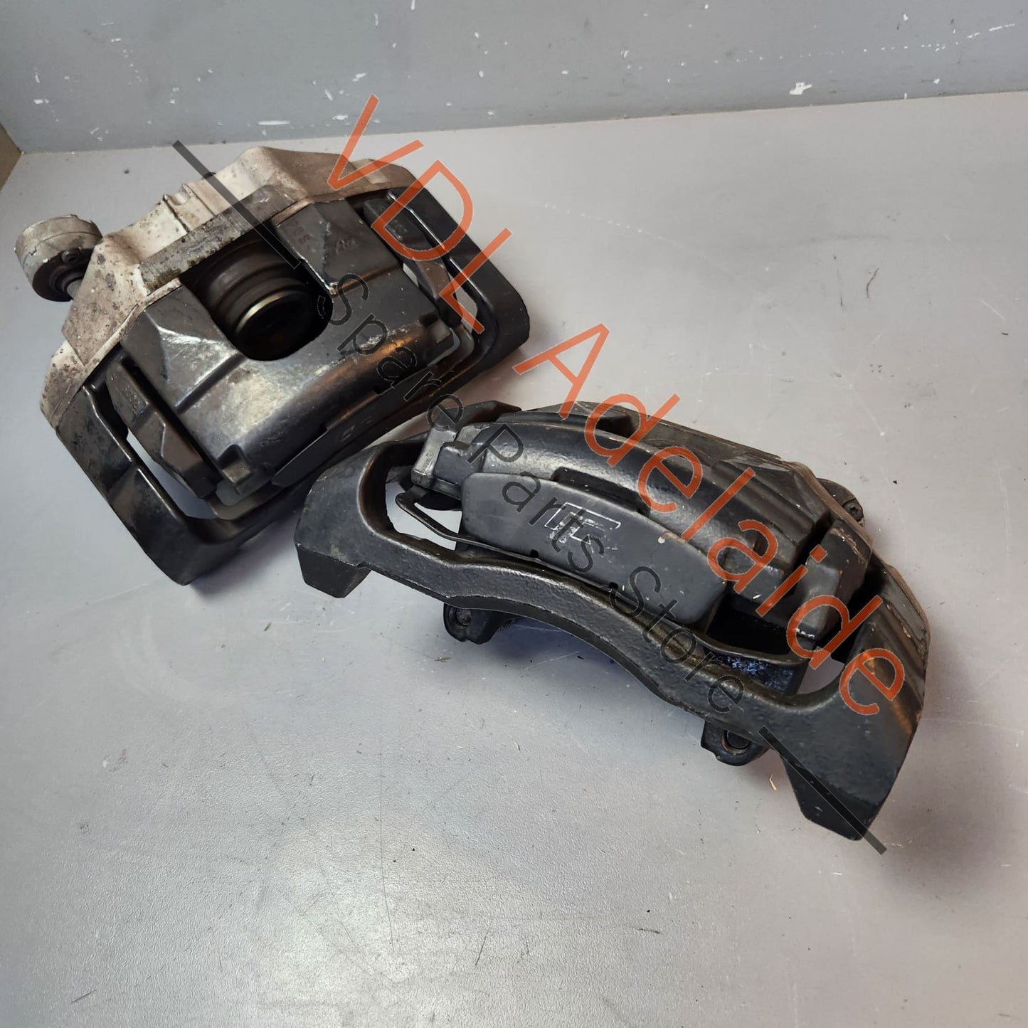 VW Golf R MK6 Pair of Front Brake Calipers Black for 345 x 30 Vented Rotor