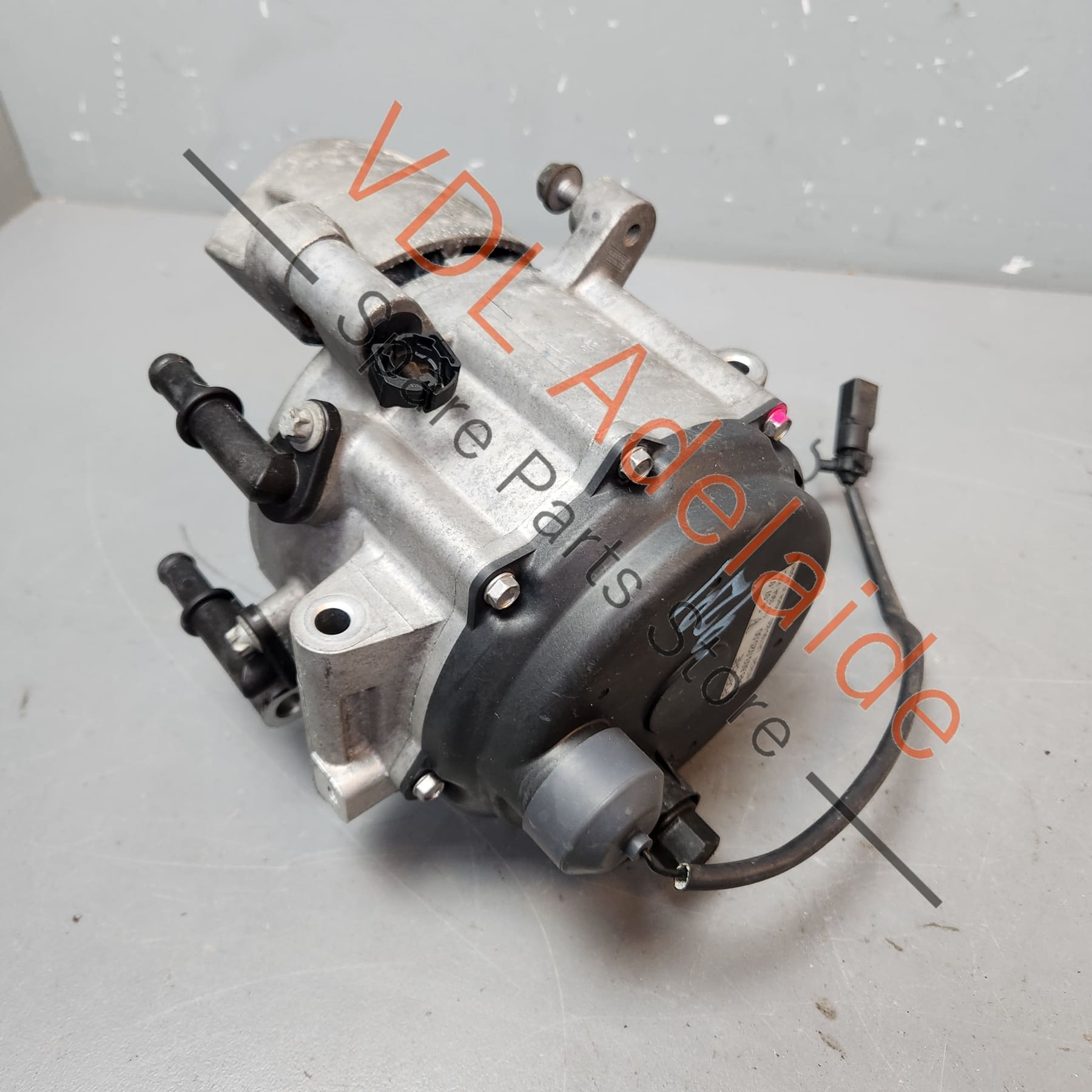 Porsche Cayenne 9PA 955 957 V8 Water Cooled Alternator Hitachi 190A 94860302500