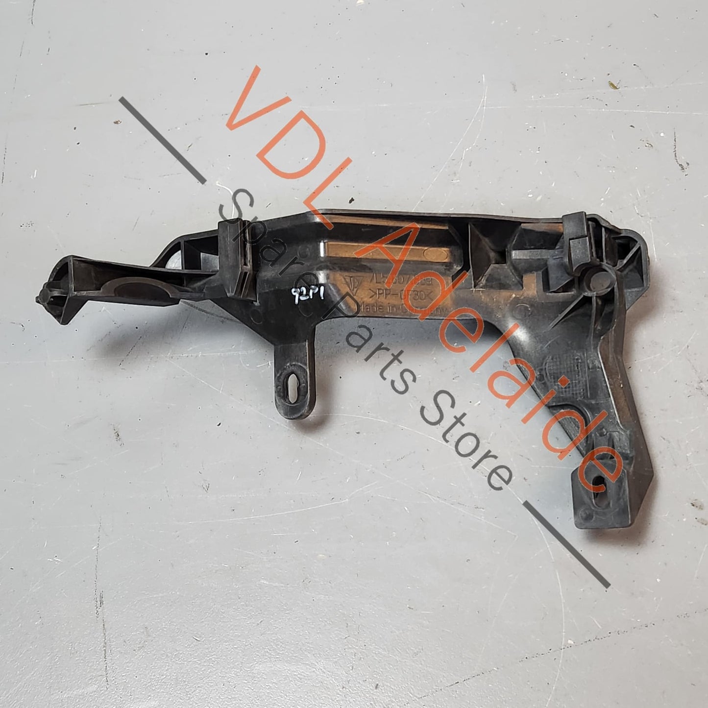 OEM Porsche Cayenne 9PA 955 957 Front Left Bumper Guide bracket 95550588900 7L5807889