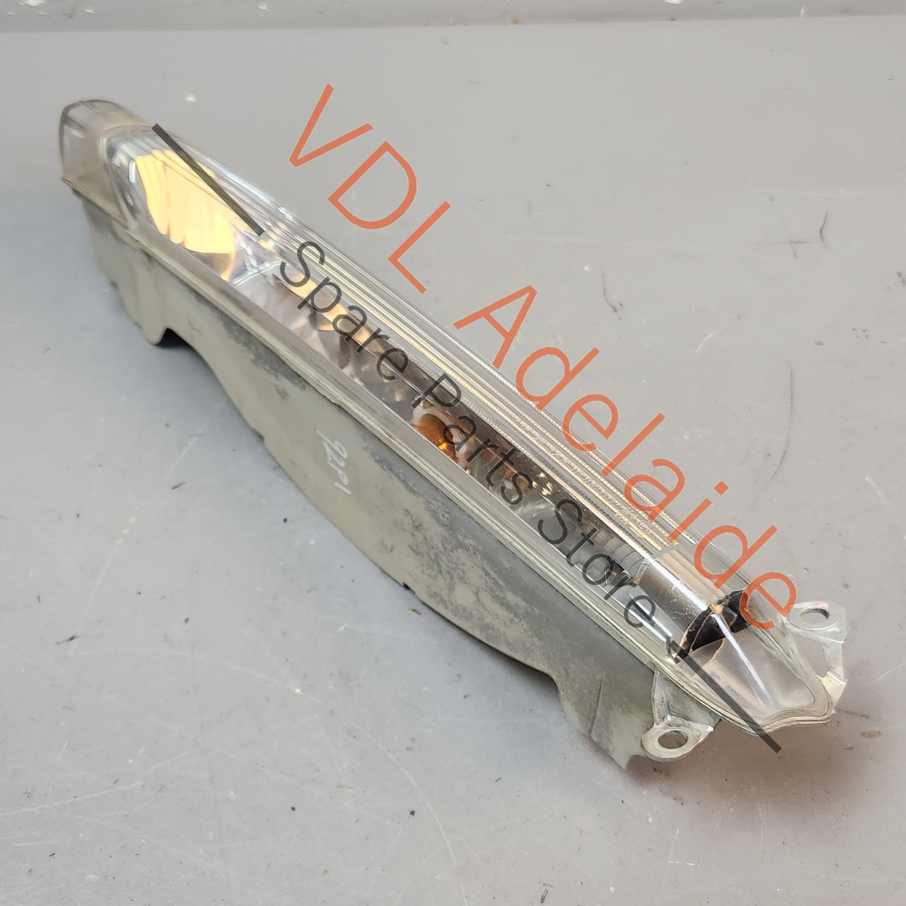 Porsche Cayenne 9PA 955 957 Turbo Front Left Turn Signal Indicator Light 95563118502 958941181C