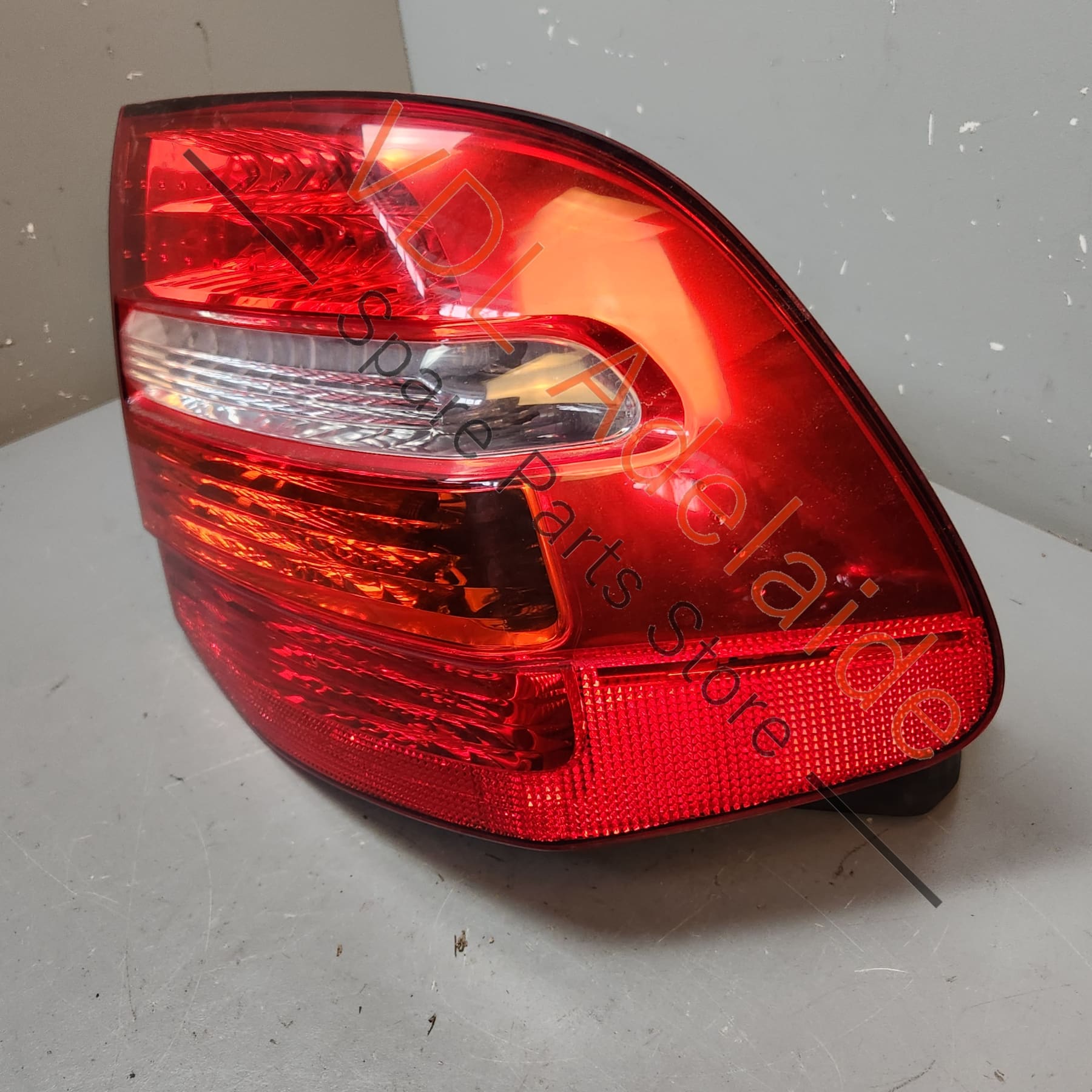 Porsche Cayenne 9PA 955 957 Right Rear Tail Light 95563148801