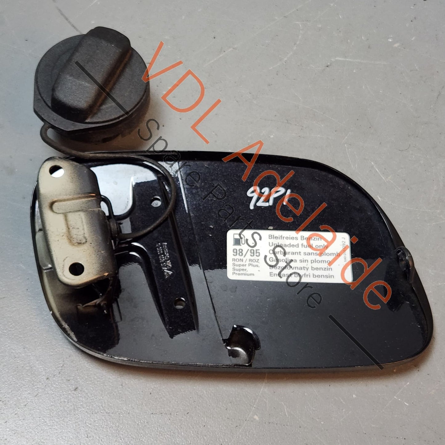 Porsche Cayenne 9PA 955 957 Fuel Filler Door Flap 95550413303