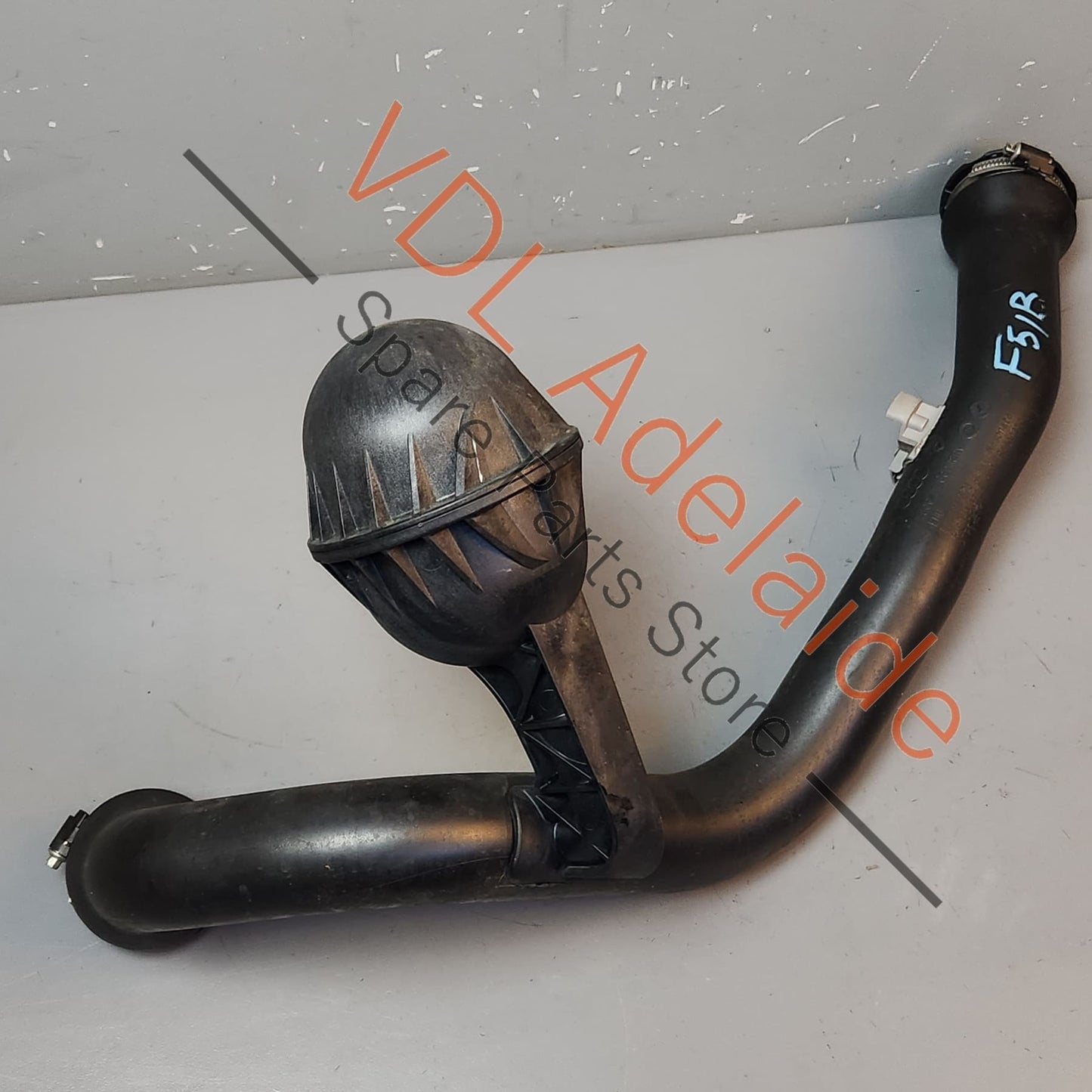 Audi A4 B9 A5 F5 Intercooler Pressure Pipe Left Side 8W0145673L 8W0145673L