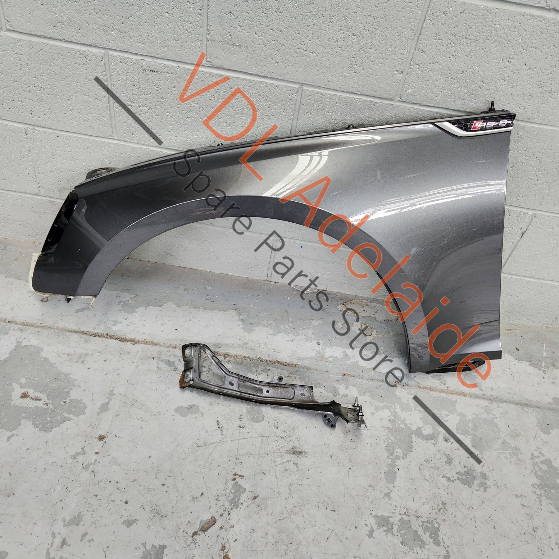 Genuine Audi RS5 Front Left Fender Mudguard Panel Wing 8W6821021A 8W6821021A
