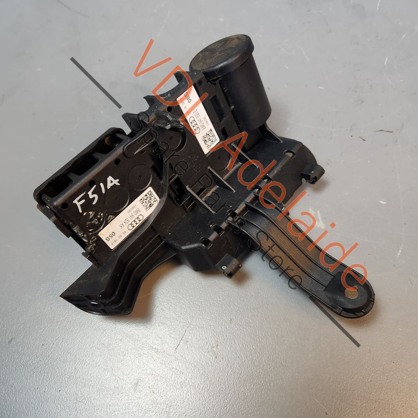 8W0941823E Audi Battery Distribution Fuse Board with Supression Condenser 8W0941823E