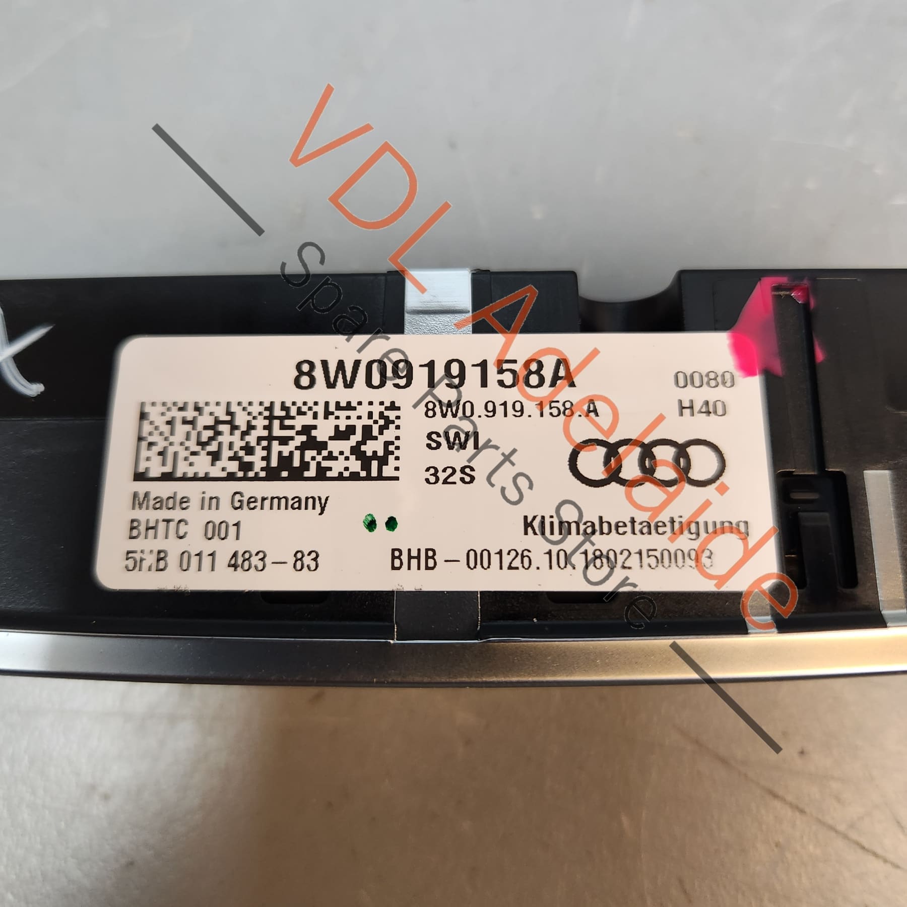 8W0919158A Audi RS5 F5 B9 Rear Centre AC Air Conditioning Switch 
8W0919158A
