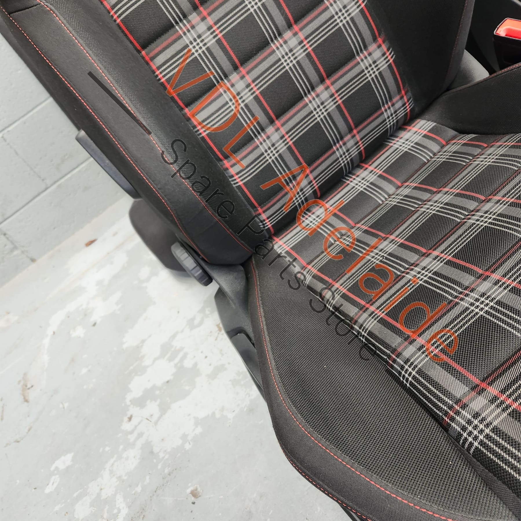    VW Golf Gti MK7.5 Set of Tartan Sport Bucket Seats Only 27xxxkm