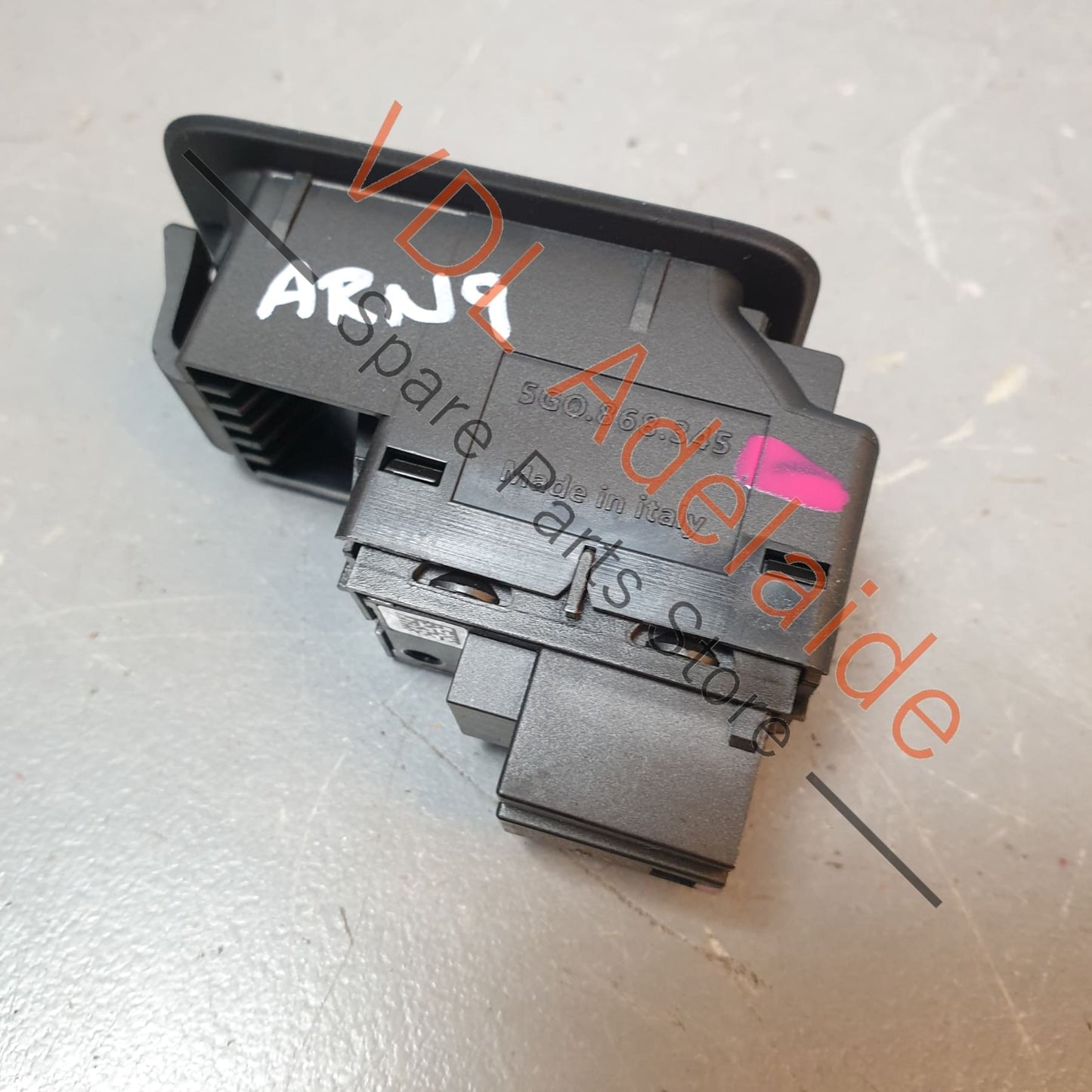 5G0959855L      VW Tiguan Golf Front or Rear Passenger Single Power Window Switch 5G0959855L