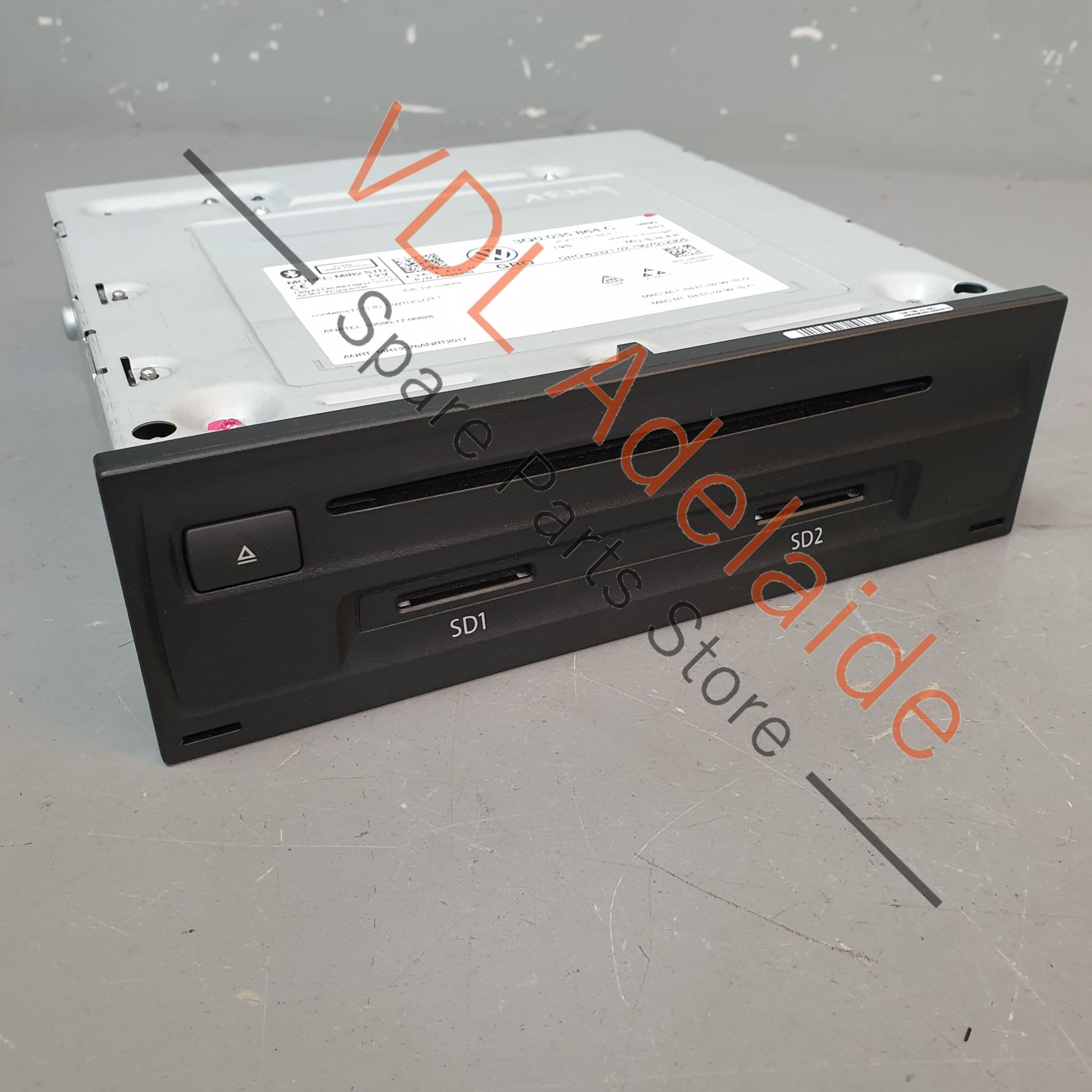 3Q0035864C 3Q0035864CX    Programming required upon installation. VW Golf MK7.5 MIB2 Central Dash Unit Control for Navigation Media SD Reader 3Q0035864C