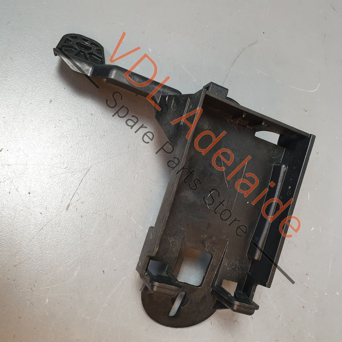 5G6907456C 5G6907456B     VW Audi Blind Spot Radar Bracket Right Side 5G6907456B 5G6907456C