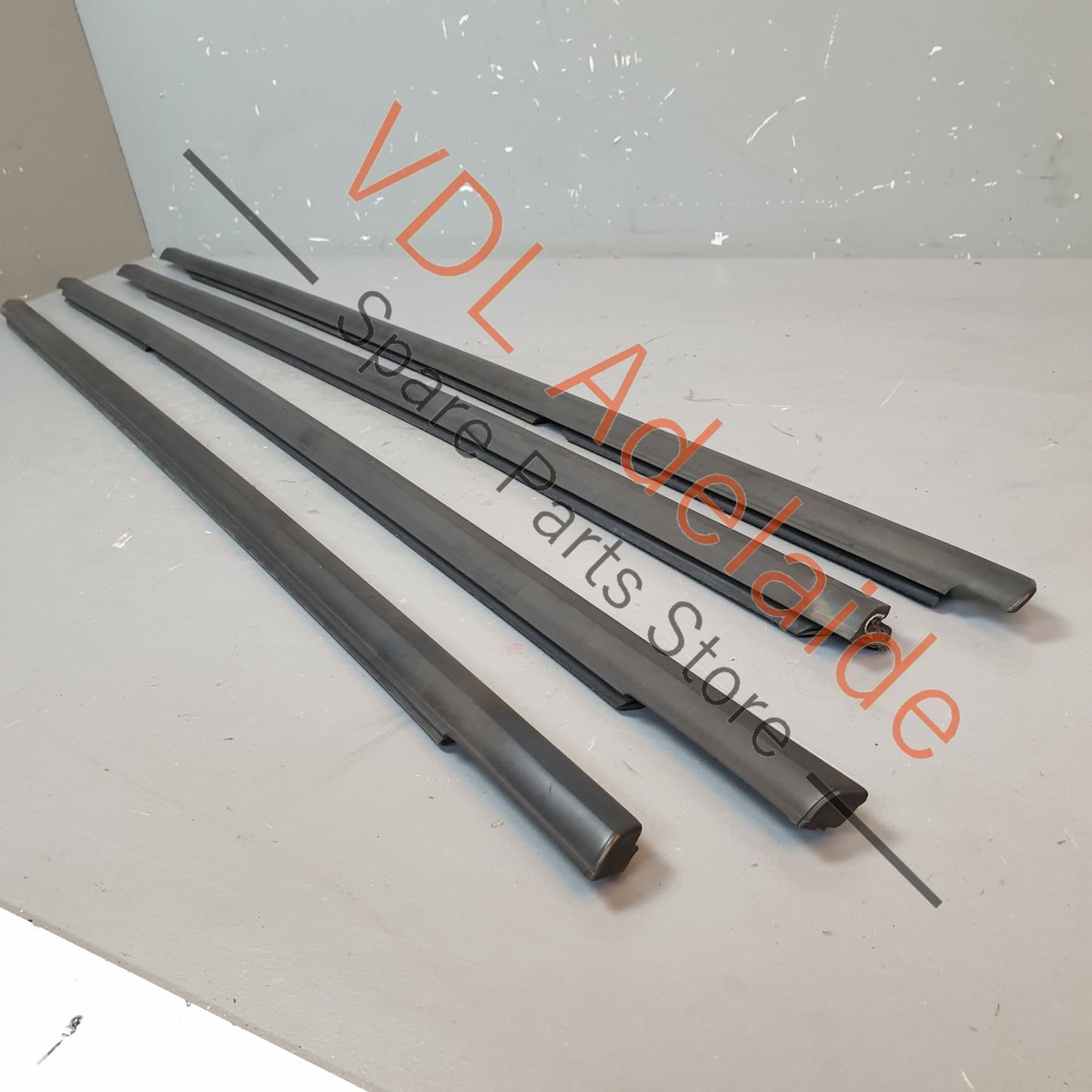 5G4837477D5AP 5G4837478D5AP 5G6839477F5AP 5G6839478F5AP   VW Golf MK7 Front & Rear Door Lower Exterior Window Seal Satin Black Set of 4