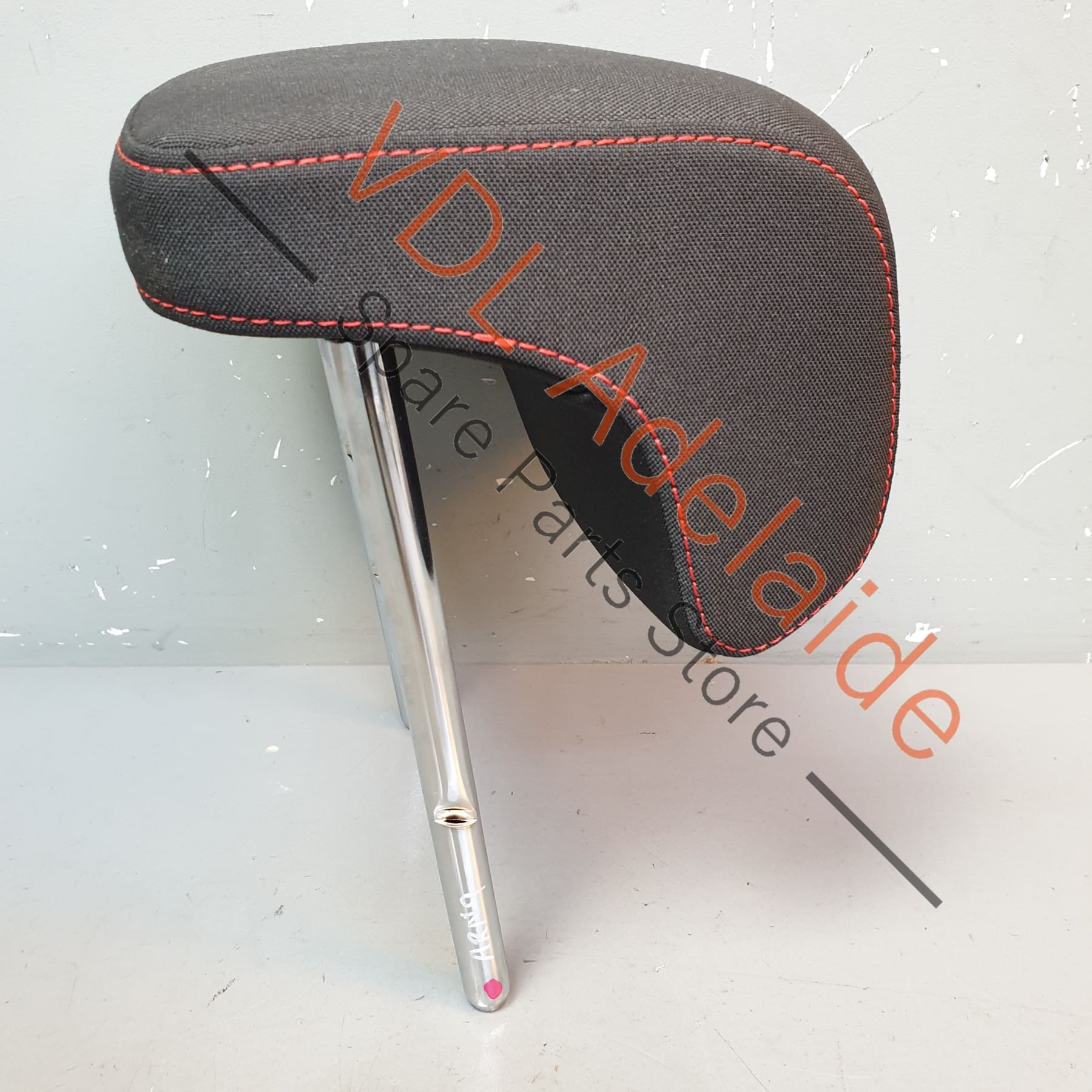 5G0885901ACBDL      VW Golf MK7 Gti Rear Left or Right Passenger Headrest Cloth w Red Stitch 5G0885901AC BDL