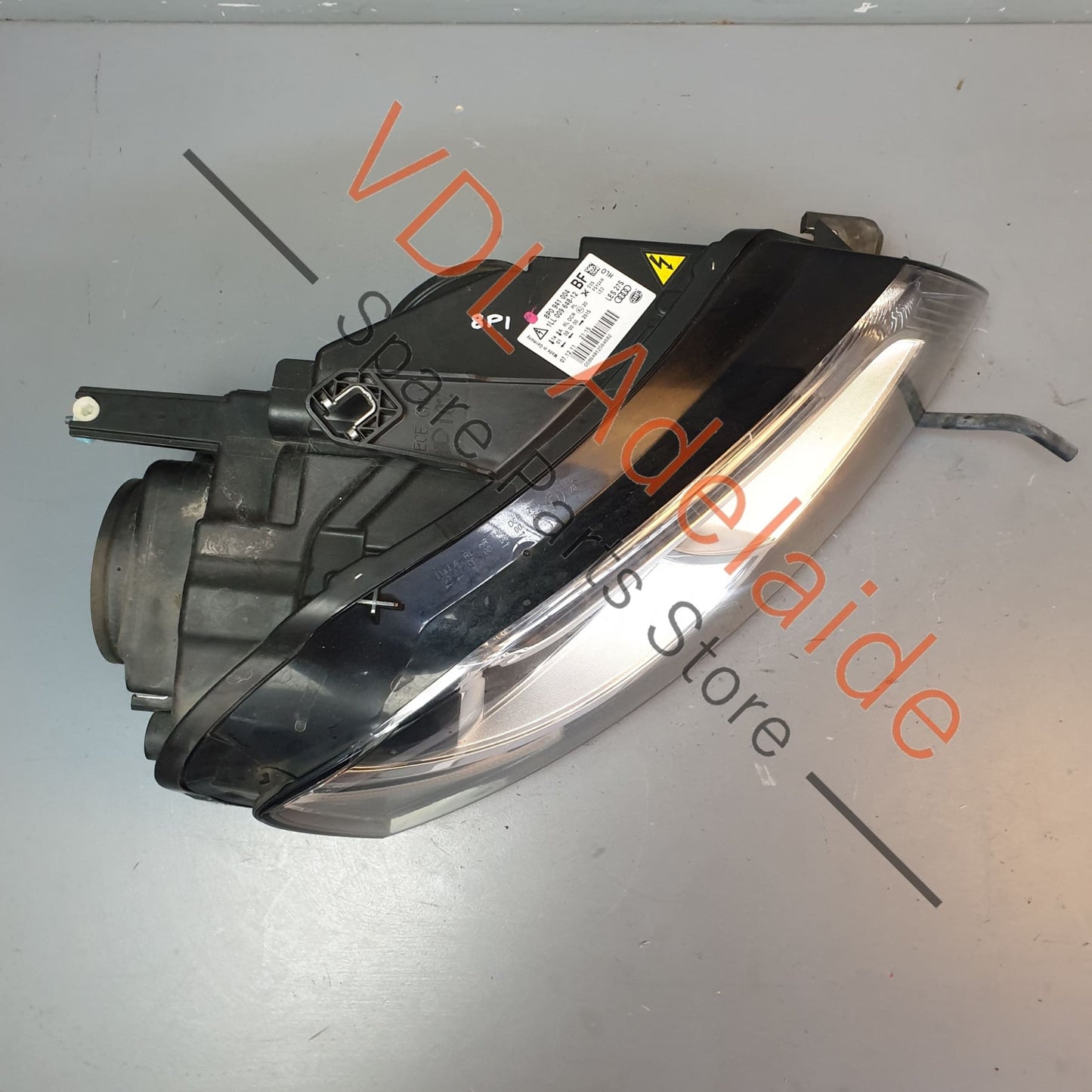 8P0941030BF 8K0941597E Audi A3 S3 8P Right Headlight Bi Xenon w LED for RHD 8P0941030BF