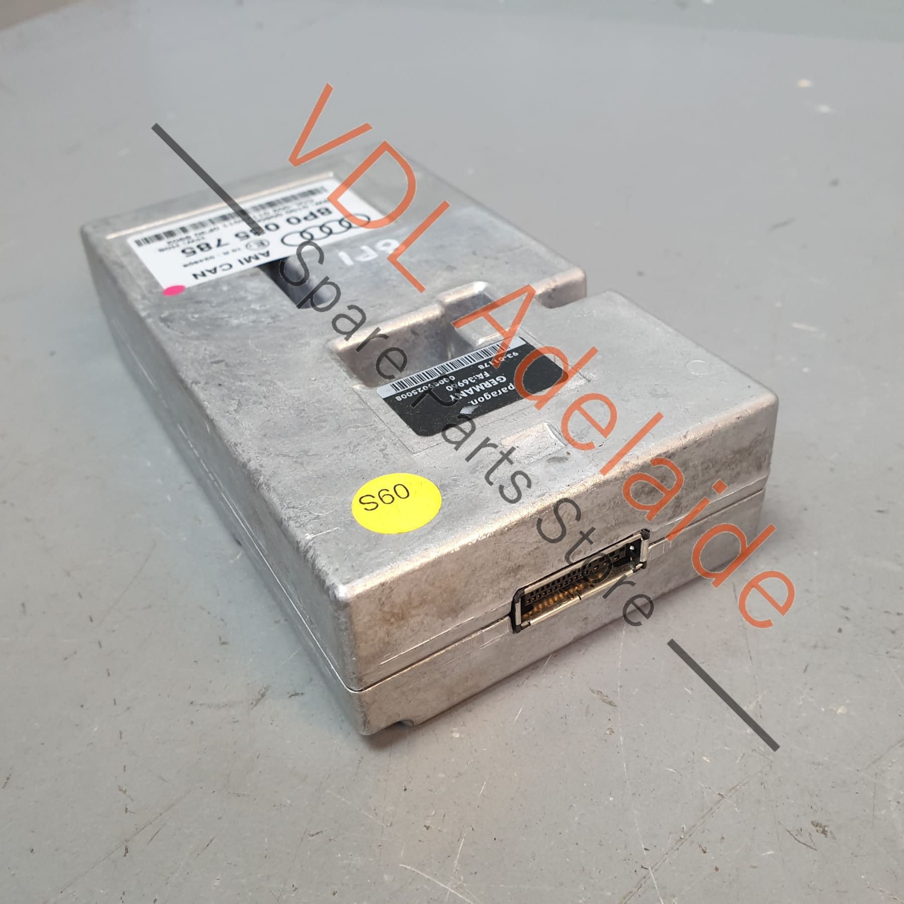 8P0035785  Audi S3 8P A3 TT Audio Interface Module Box 8P0035785