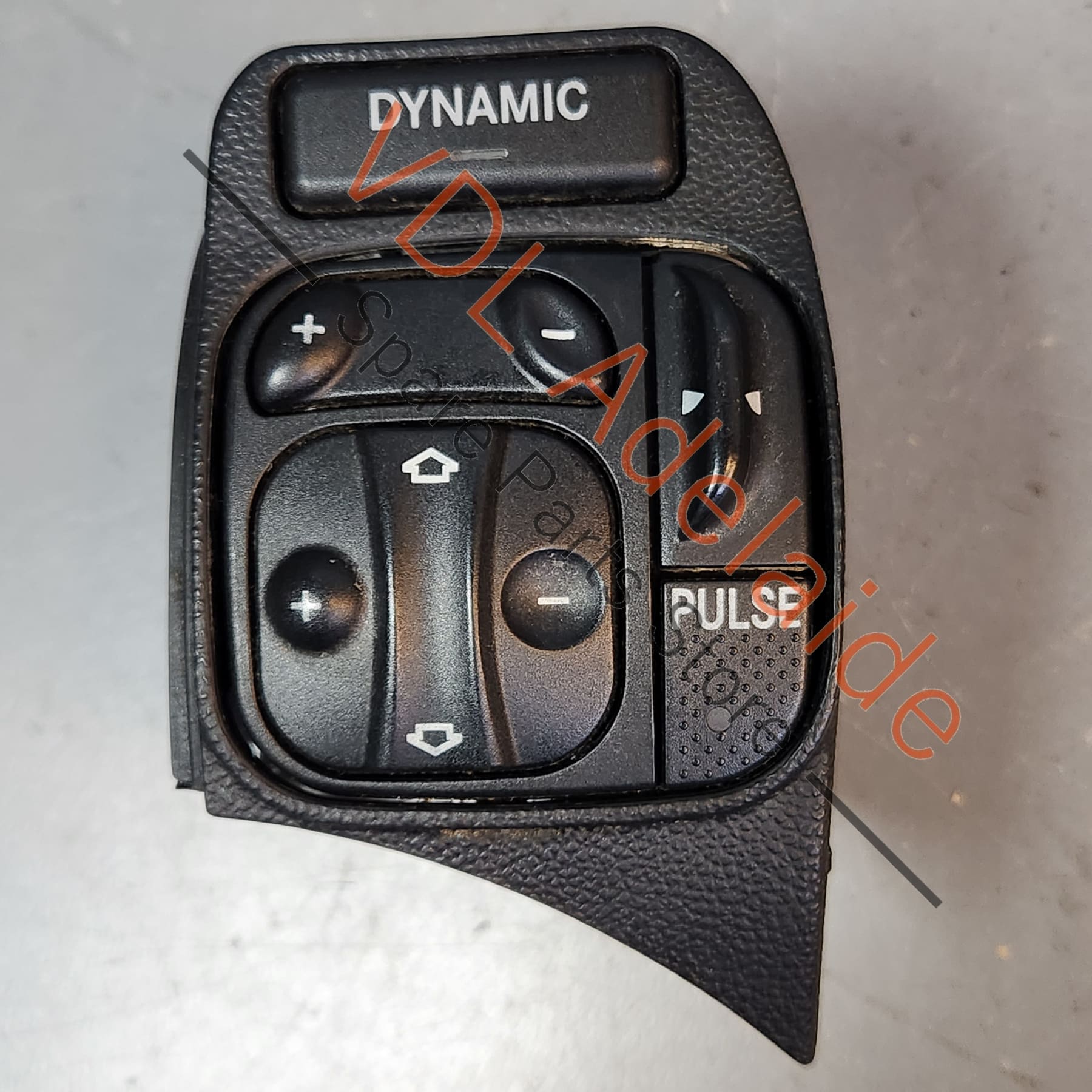 Dynamic seat clearance mercedes