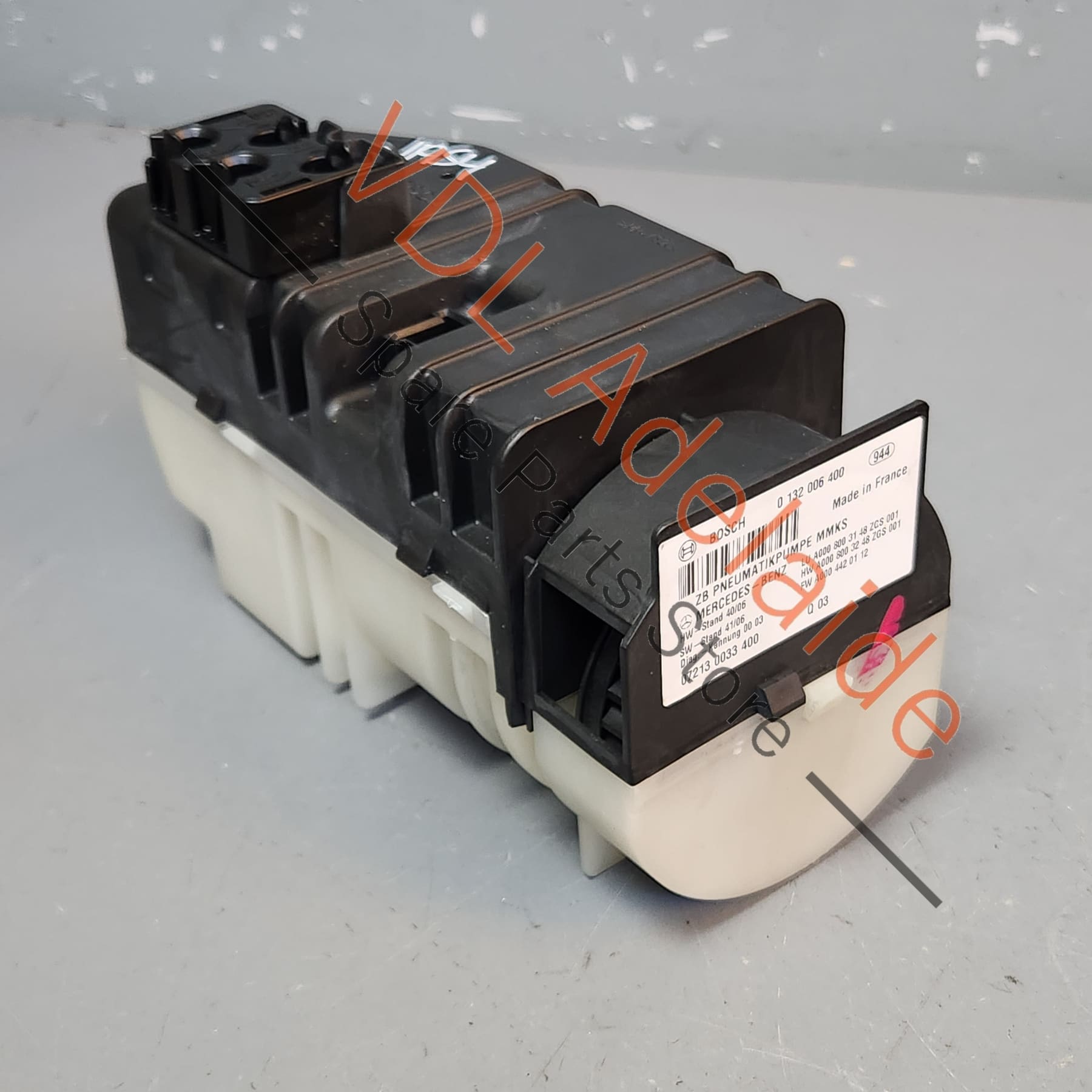 A 000 800 31 48 A 000 800 27 48 Mercedes W211 E Class Dynamic Seat Vacuum Pump A0008003148