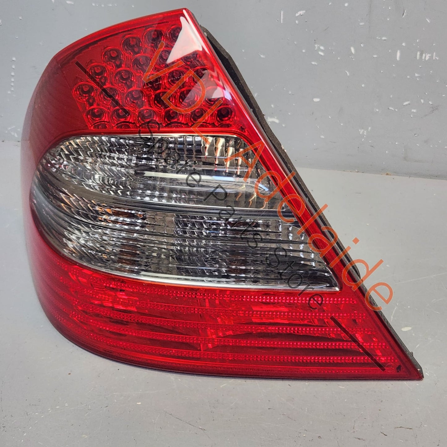 A2118202564  Mercedes W211 E Class Rear Left Tail Light LED Type A2118202564