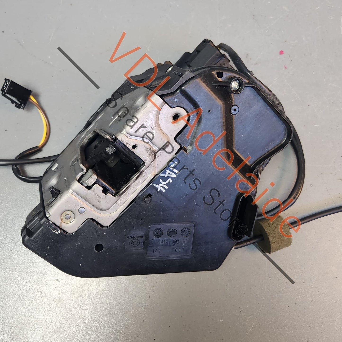 A2117301035  Mercedes W211 Keyless Go Entry Right Rear Door Lock Module Mechanism A2117301035