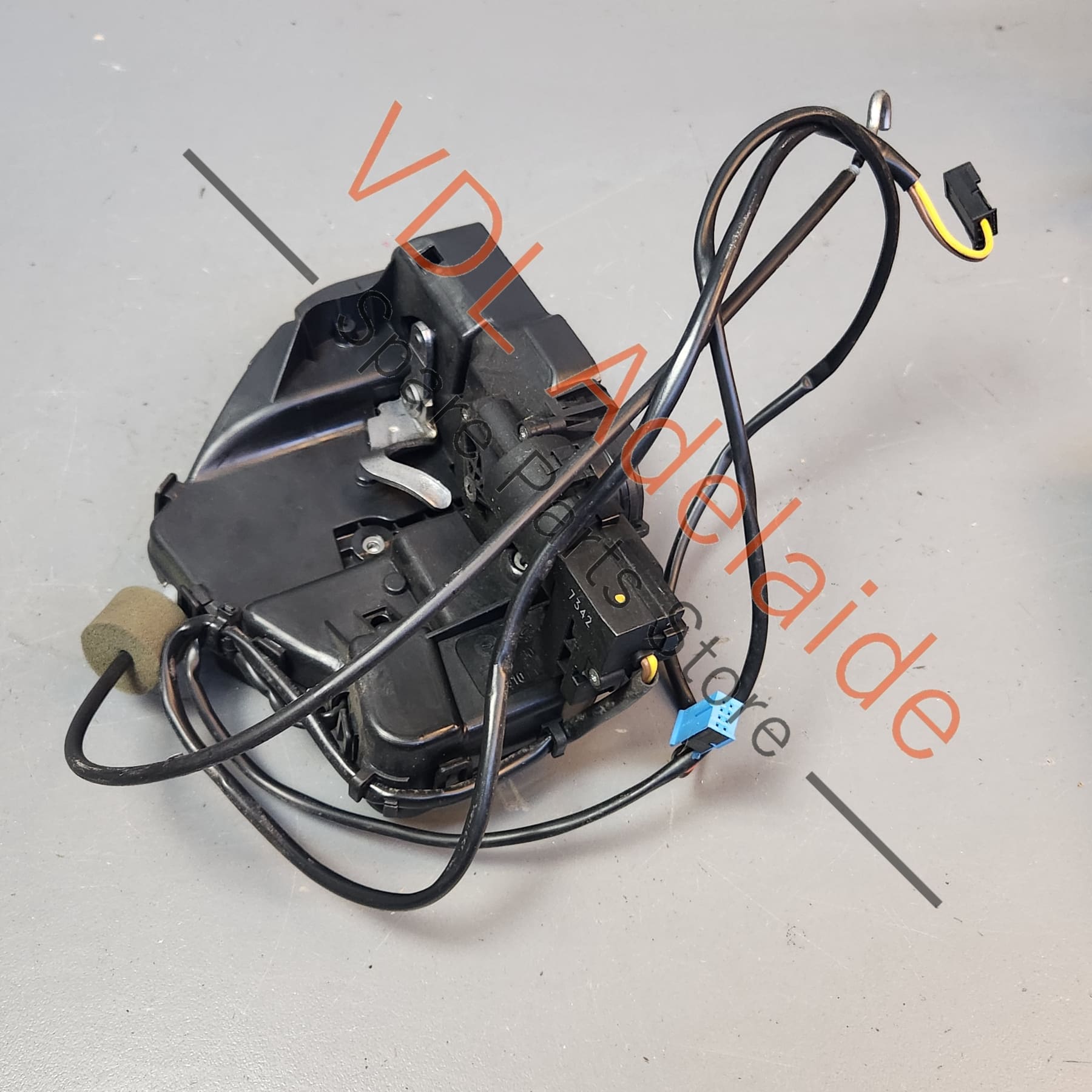 A2117300935  Mercedes W211 Keyless Go Entry Rear Left Door Lock Module Mechanism A2117300935