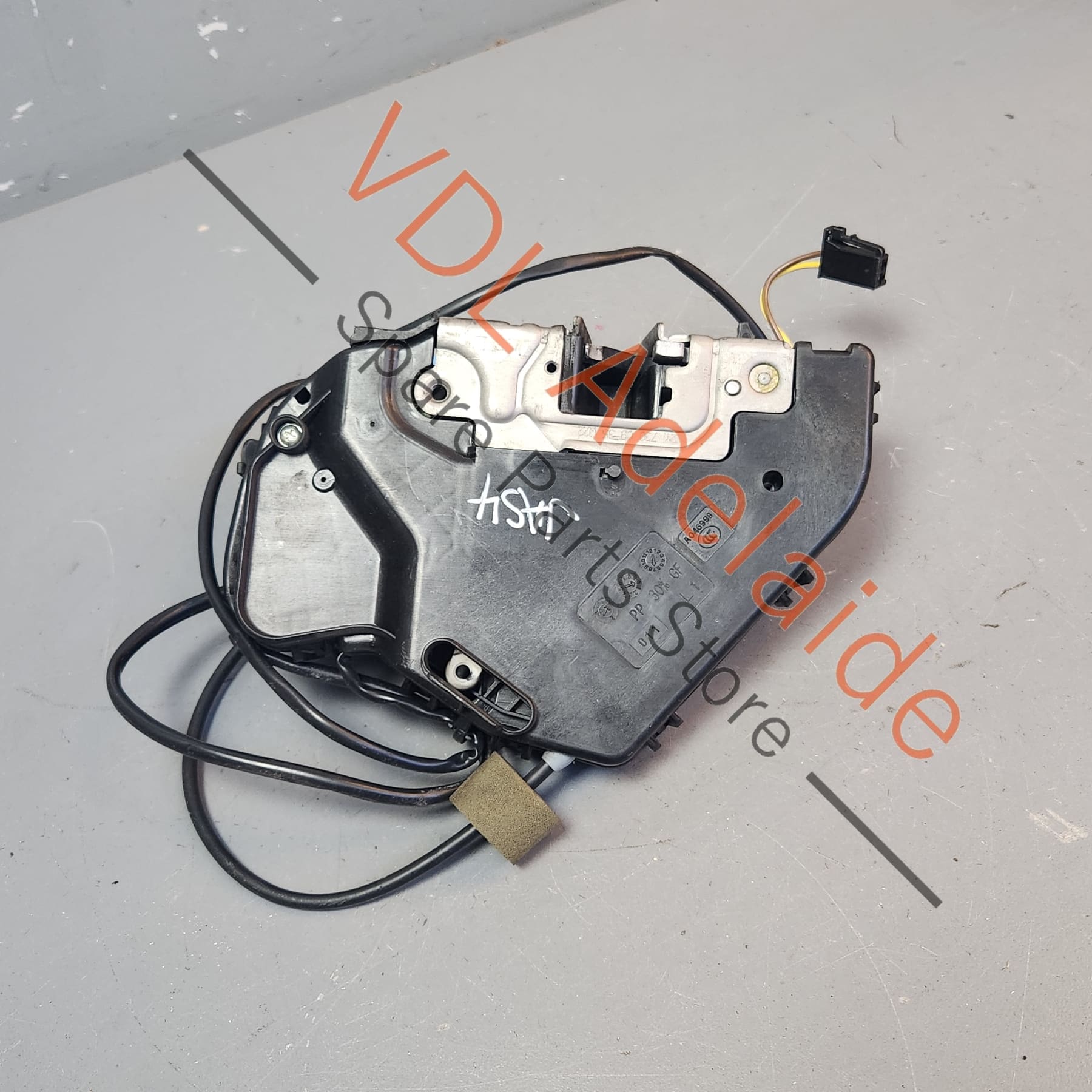 A2117300935  Mercedes W211 Keyless Go Entry Rear Left Door Lock Module Mechanism A2117300935