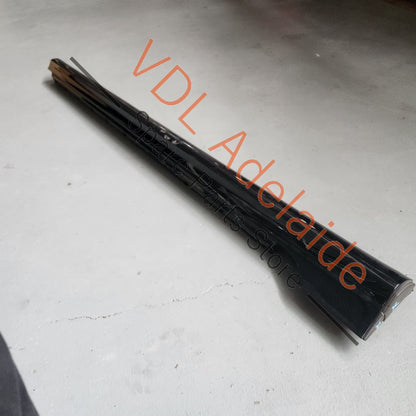 8P4853860     Audi S3 8P 4dr Right Side Skirt Rocker Panel Moulding Cover 8P4853860 **some damage**