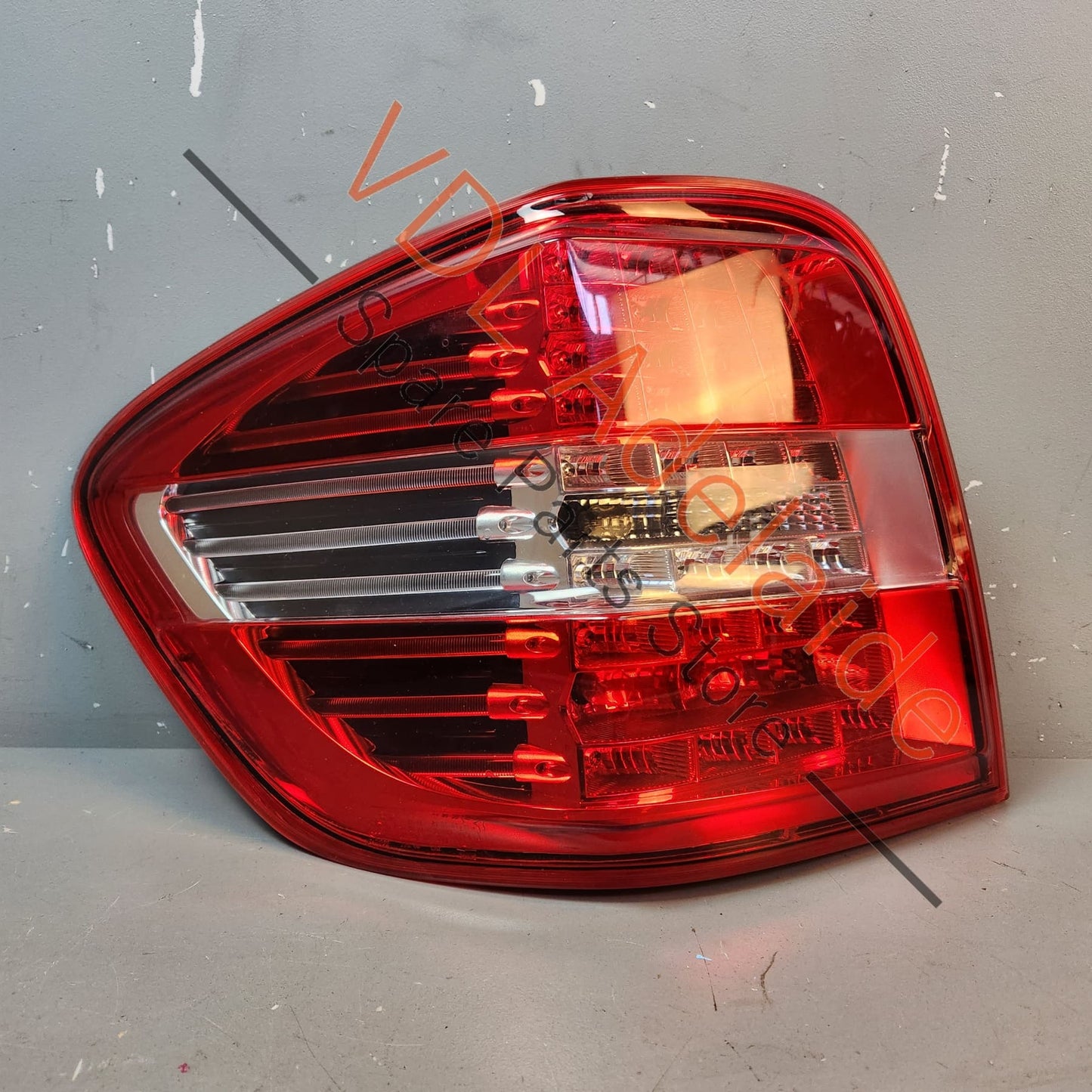 A1649064600    Mercedes W164 LED Tail Light Left Side A1649064600