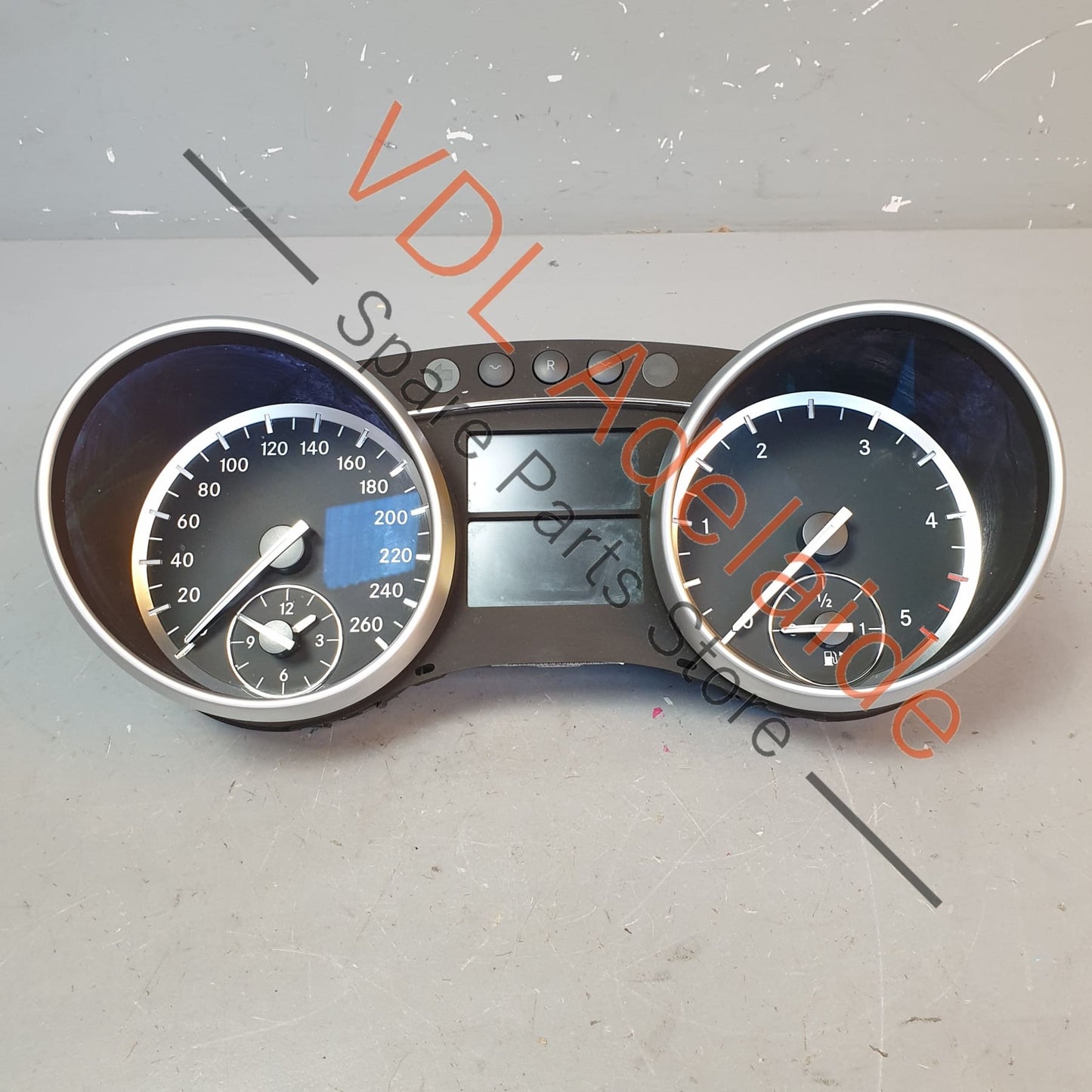 A1649008300    Mercedes W164 ML Class Instrument Cluster for Diesel Km/H A1649008300