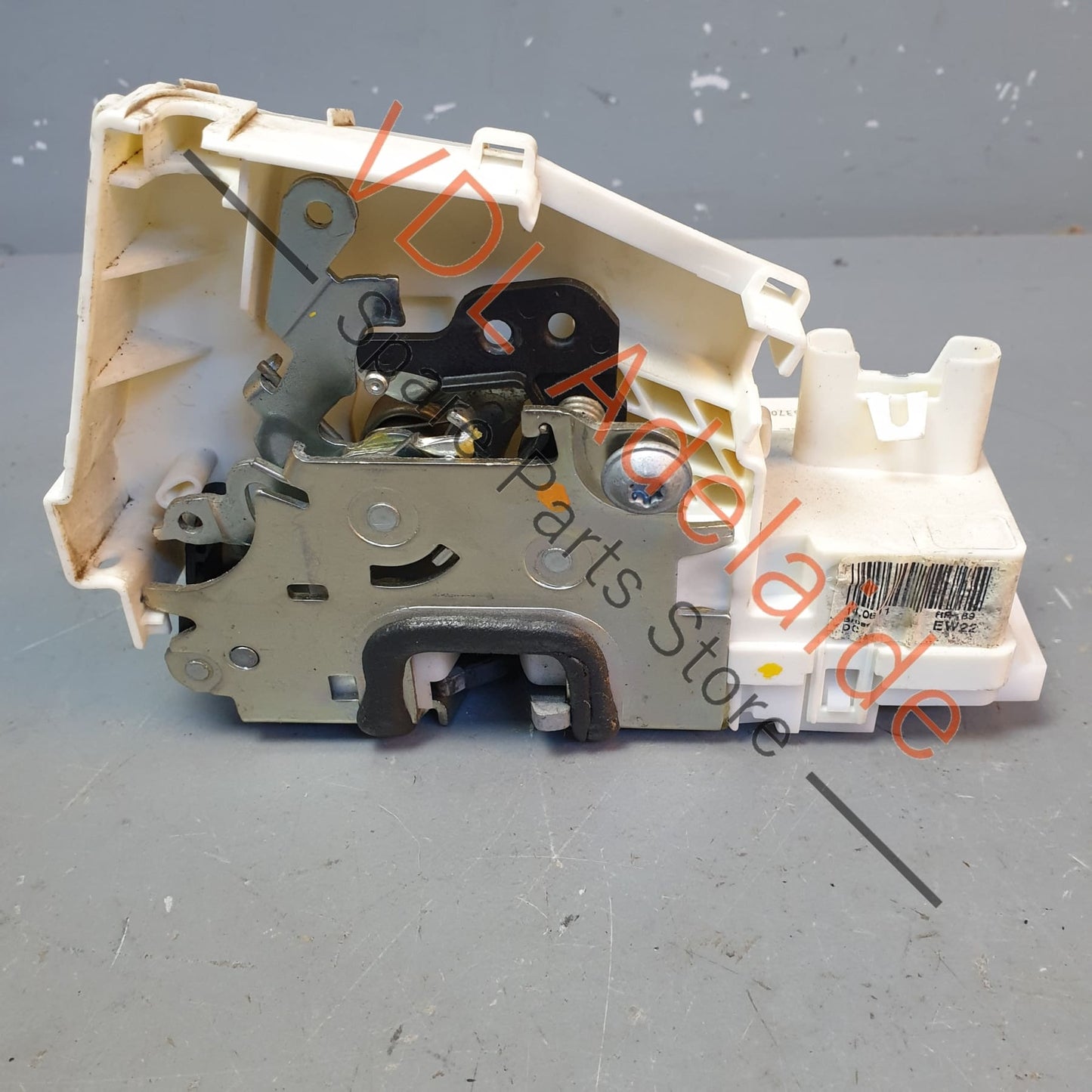 A1697302235 A1647302635   Mercedes W164 Rear Right Door Lock Actuator Motor A1697302235 A1647302635