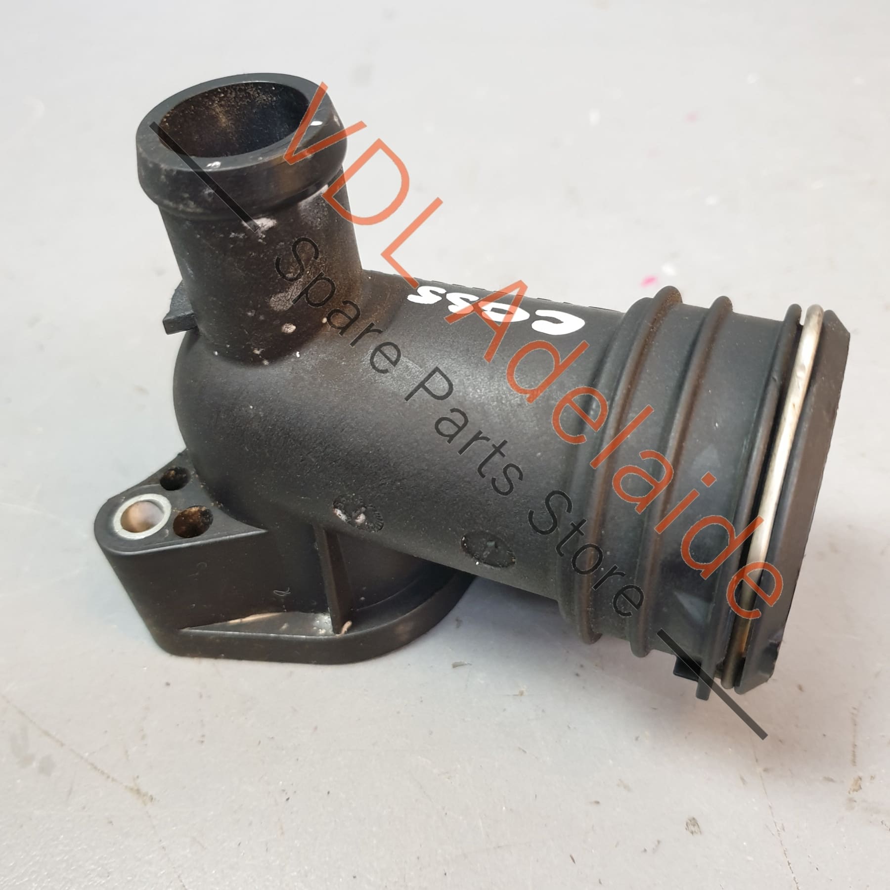 A6422001156    Mercedes OM642 Engine Cooling Coolant Flange Plastic Water Pipe Hose Pipe Fitting A6422001156