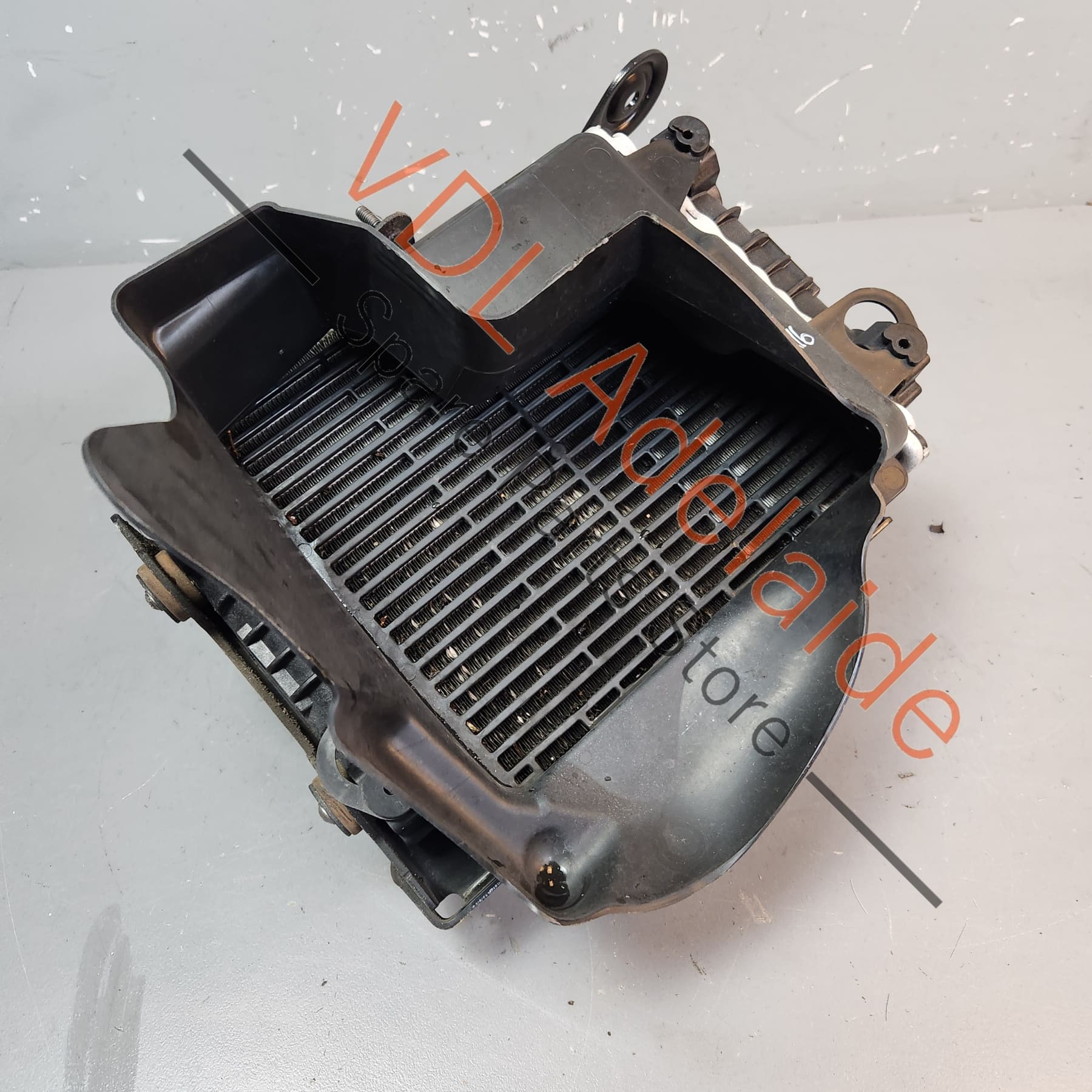 5Q0121253H 5Q0121093DG  Audi S3 8V Golf R MK7 Additional Radiator Complete Right Side Assembly 5Q0121093DG 5Q0121253H