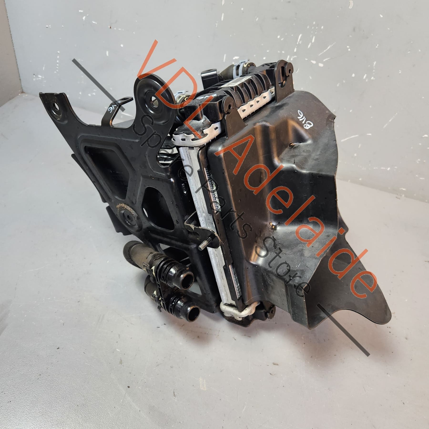 5Q0121253H 5Q0121093DG  Audi S3 8V Golf R MK7 Additional Radiator Complete Right Side Assembly 5Q0121093DG 5Q0121253H