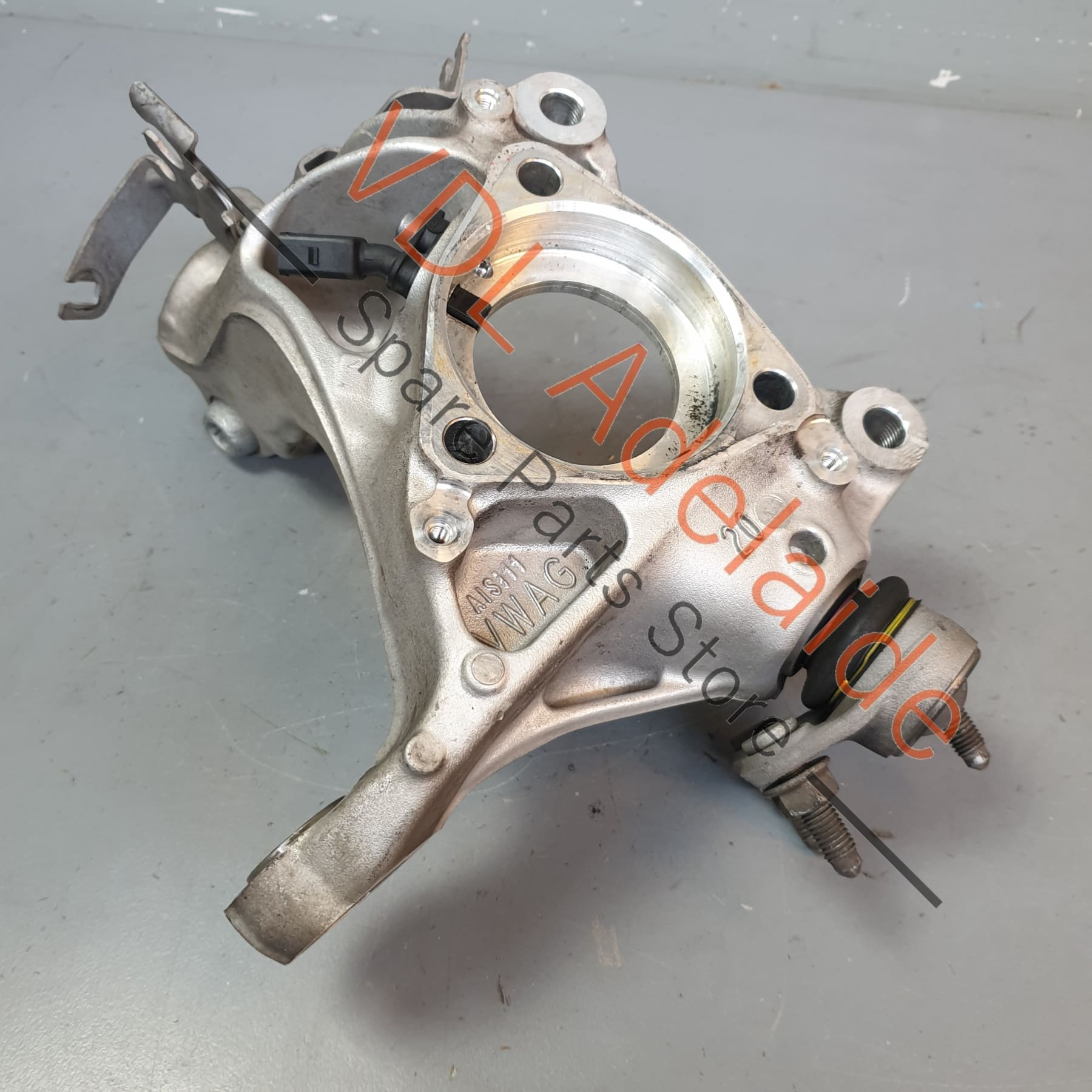 5Q0407254A 5Q0407258A   Audi S3 RS3 8V Front Right Hub Knuckle Wheel Bearing Housing 5Q0407254A 5Q0407258A