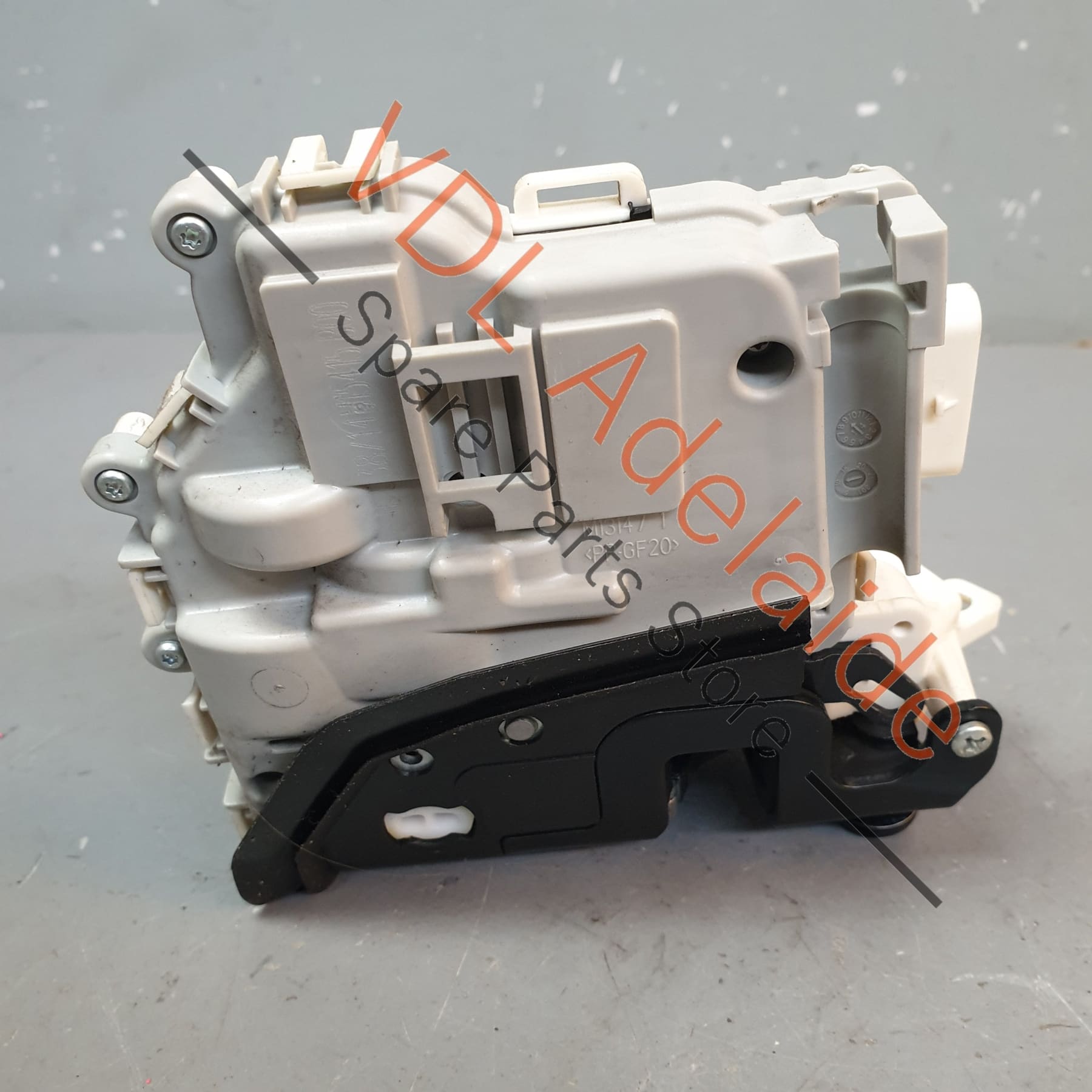 8X2837015B    Audi A3 S3 RS3 8V Front Left Passenger Door Lock Mechanism for keyless entry models 8X2837015B