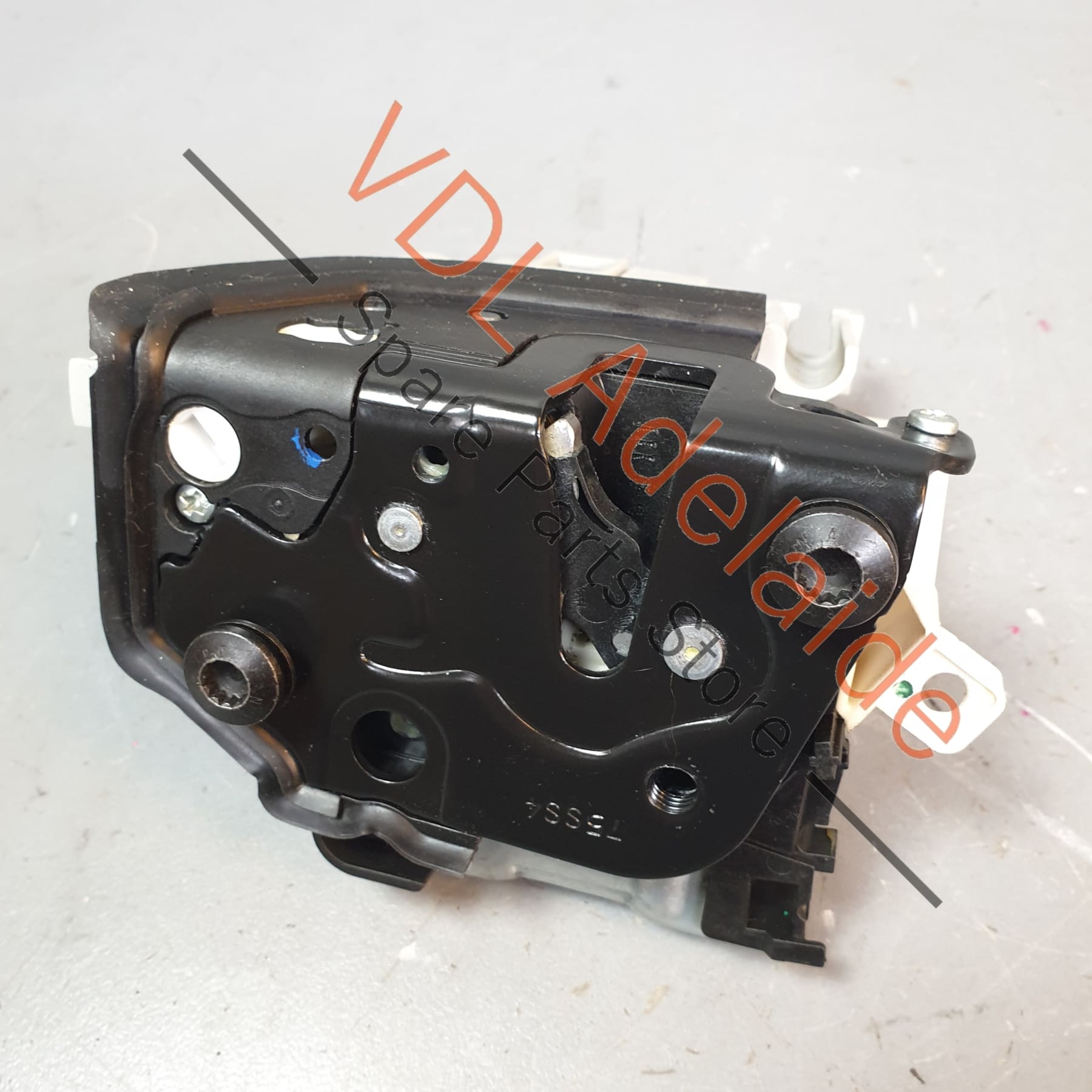 8X2837015B    Audi A3 S3 RS3 8V Front Left Passenger Door Lock Mechanism for keyless entry models 8X2837015B
