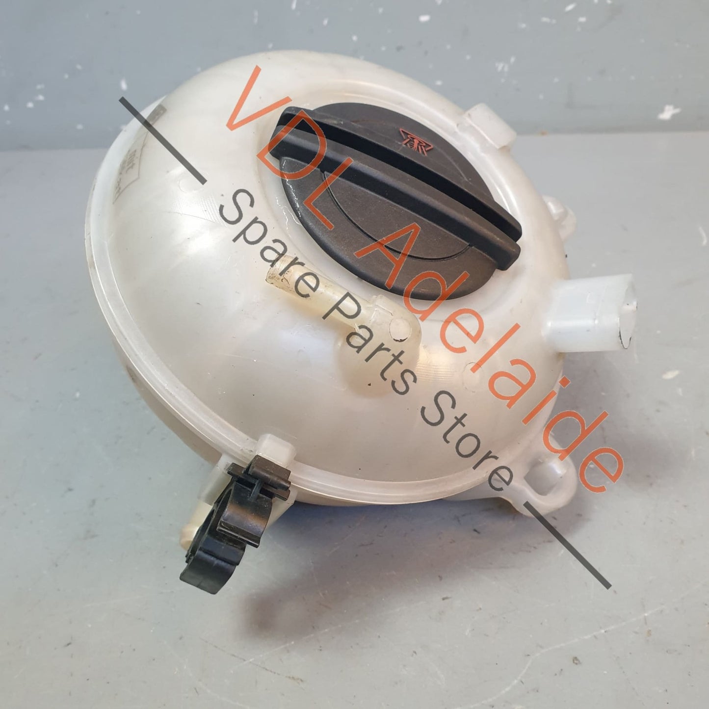 5Q0121407A 2Q0121321A 5Q0121407M  Audi A3 S3 Water Coolant Tank Reservoir with Cap 2Q0121321A 5Q0121407A