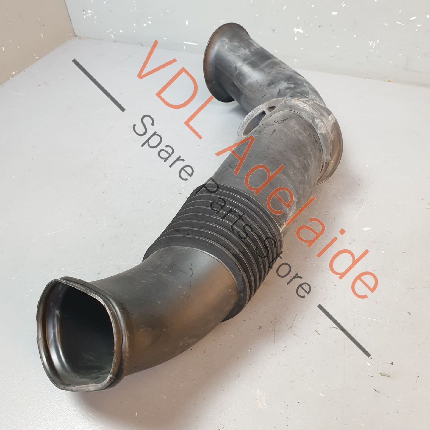 7L5128752 95511010310   Porsche Right Side Air Intake Duct Pipe Tube Hose 7L5128752 95511010310