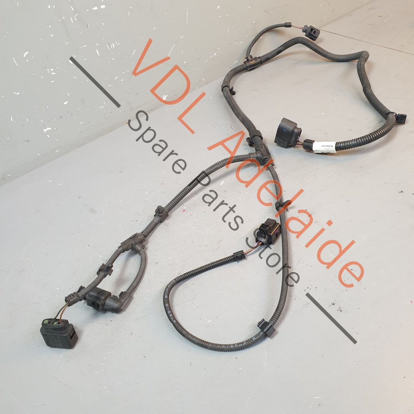 7l5971073S    Porsche Cayenne Audi Q7 Radiator Support Wiring Harness to Bonnet Latch 7L5971073S