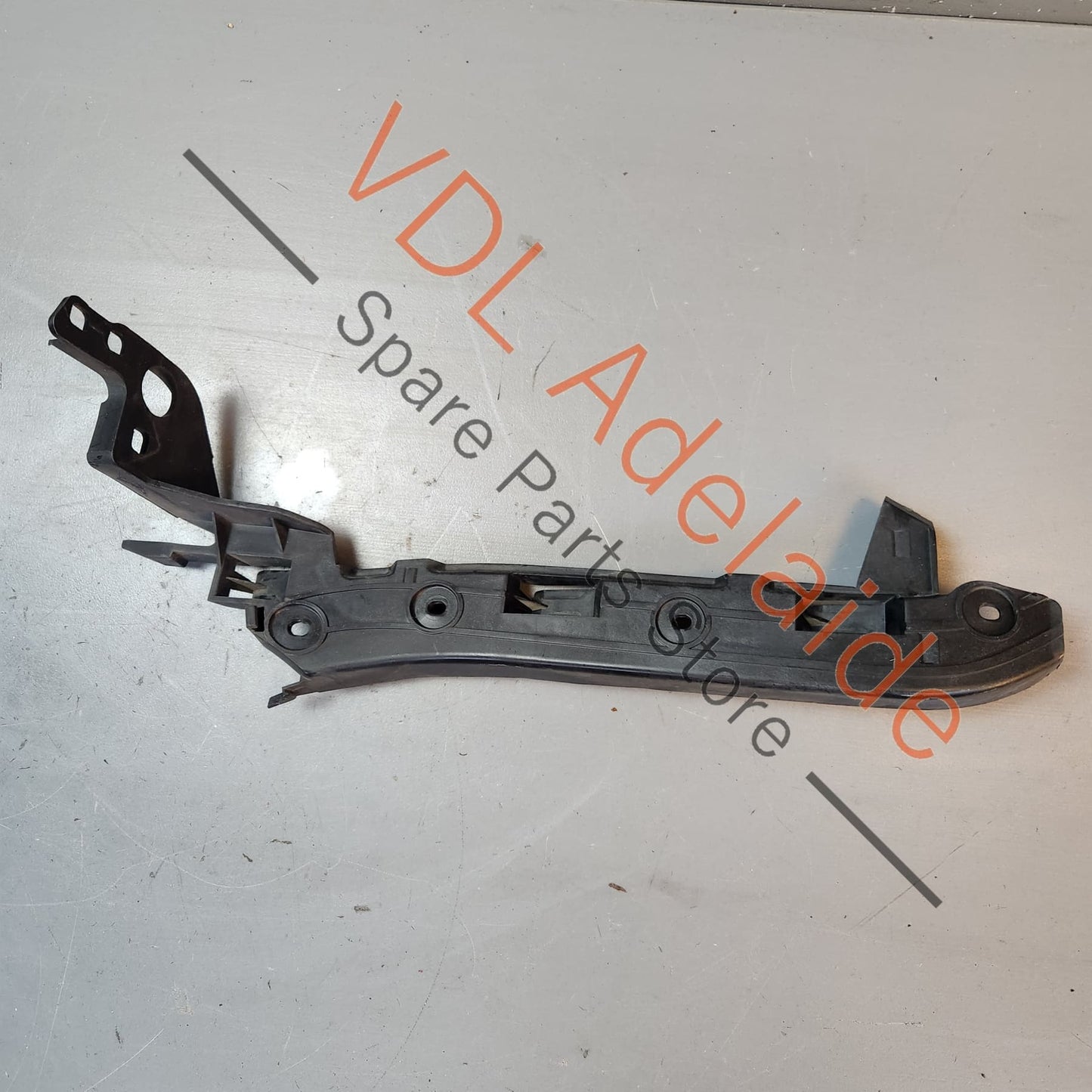 95550504910 7L5807049B   OEM Porsche Cayenne 9PA 955 957 Front Left Bumper Guide Rail bracket 95550504910 7L5807049B