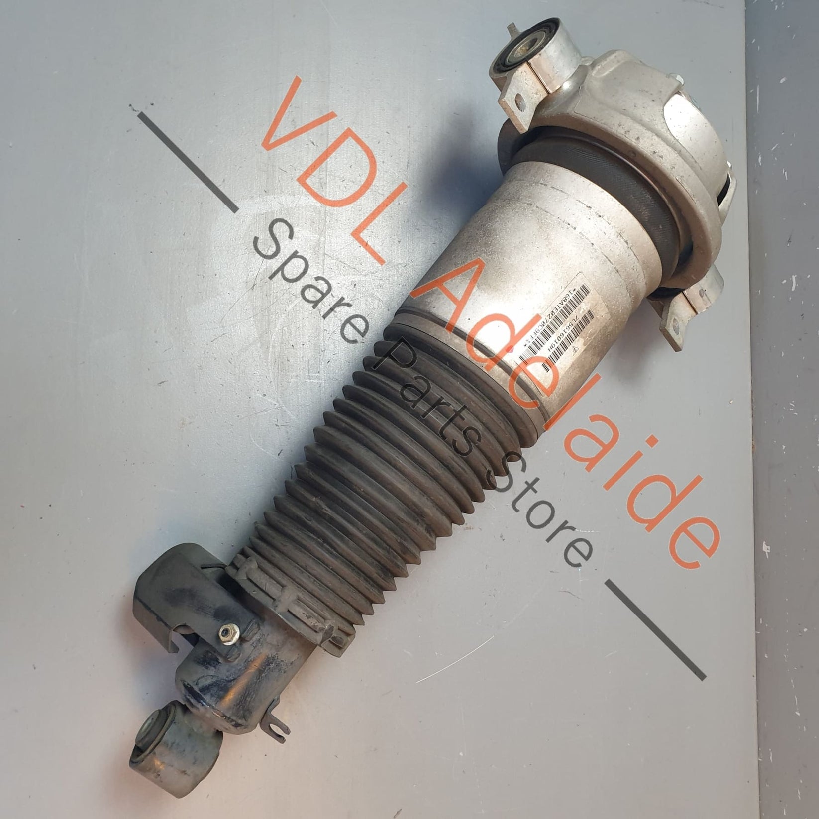 Genuine OEM Porsche Cayenne 9PA Rear Left Air Shock Absorber Strut Spr